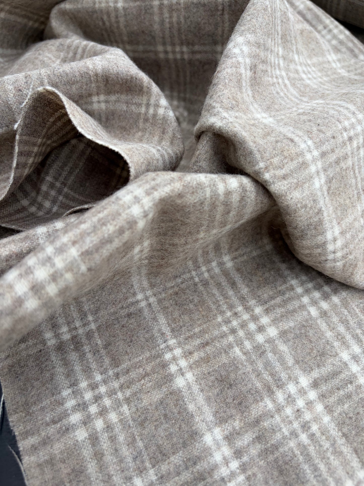 B.ROSE 035 wool check greige