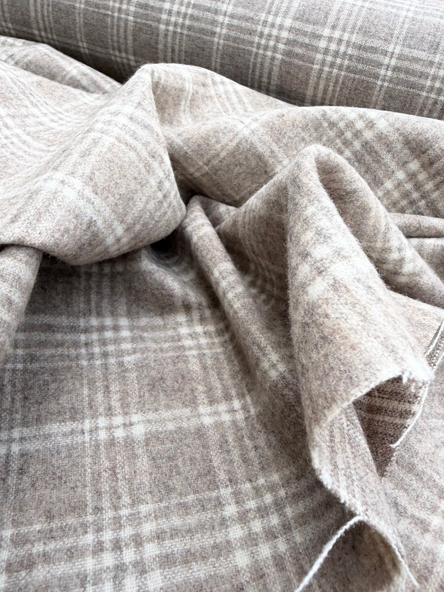 B.ROSE 035 wool check greige