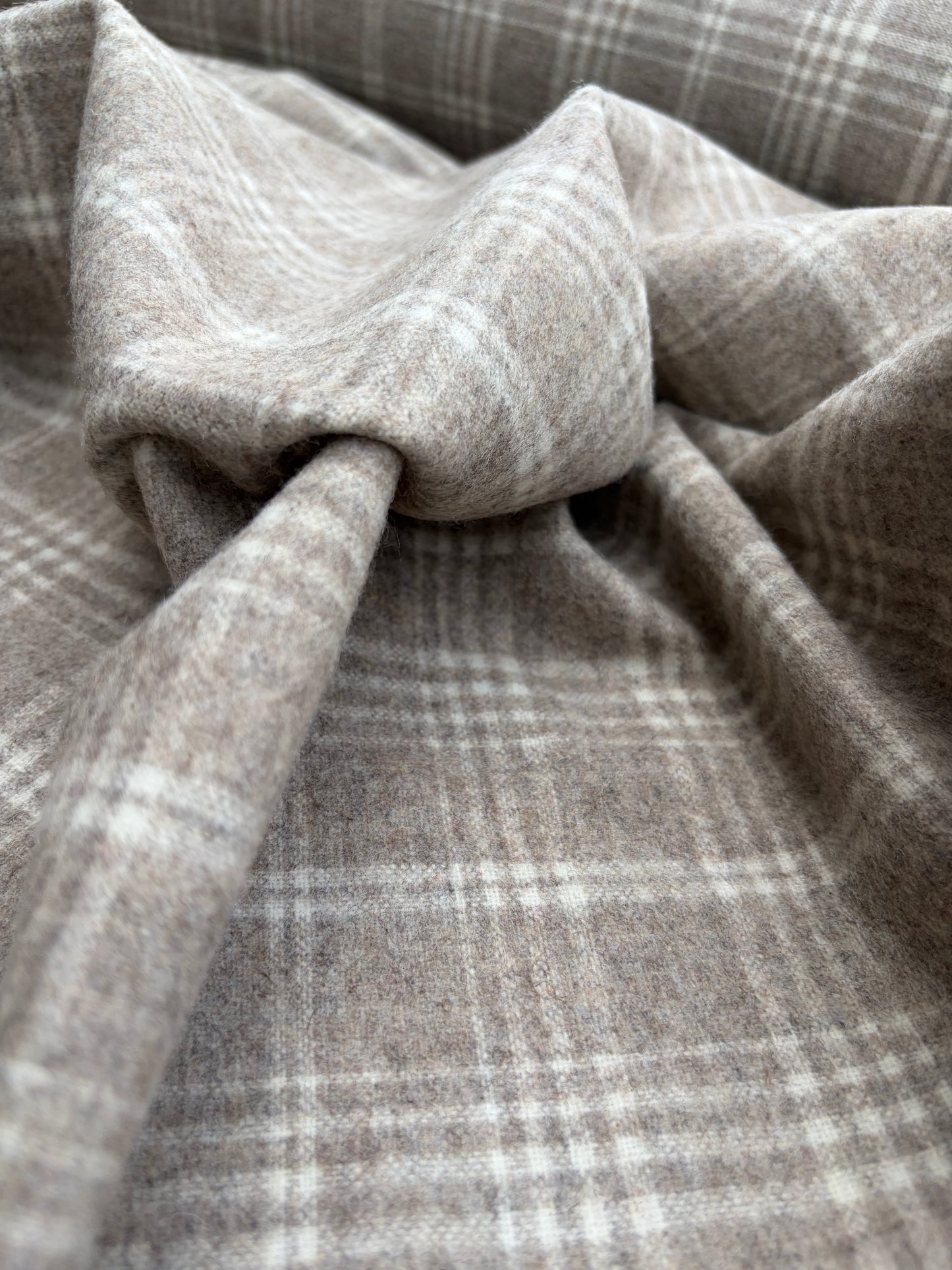 B.ROSE 035 wool check greige