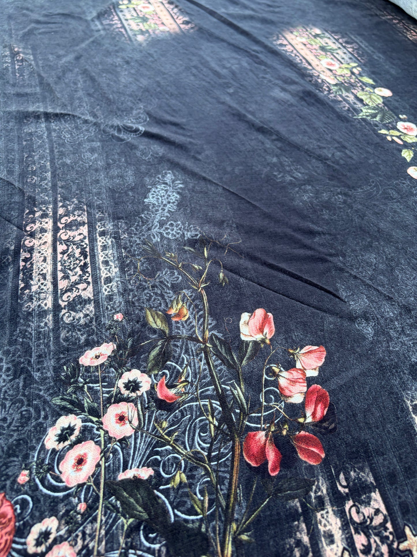 AXEL 022 black double border vintage print viscose crêpe