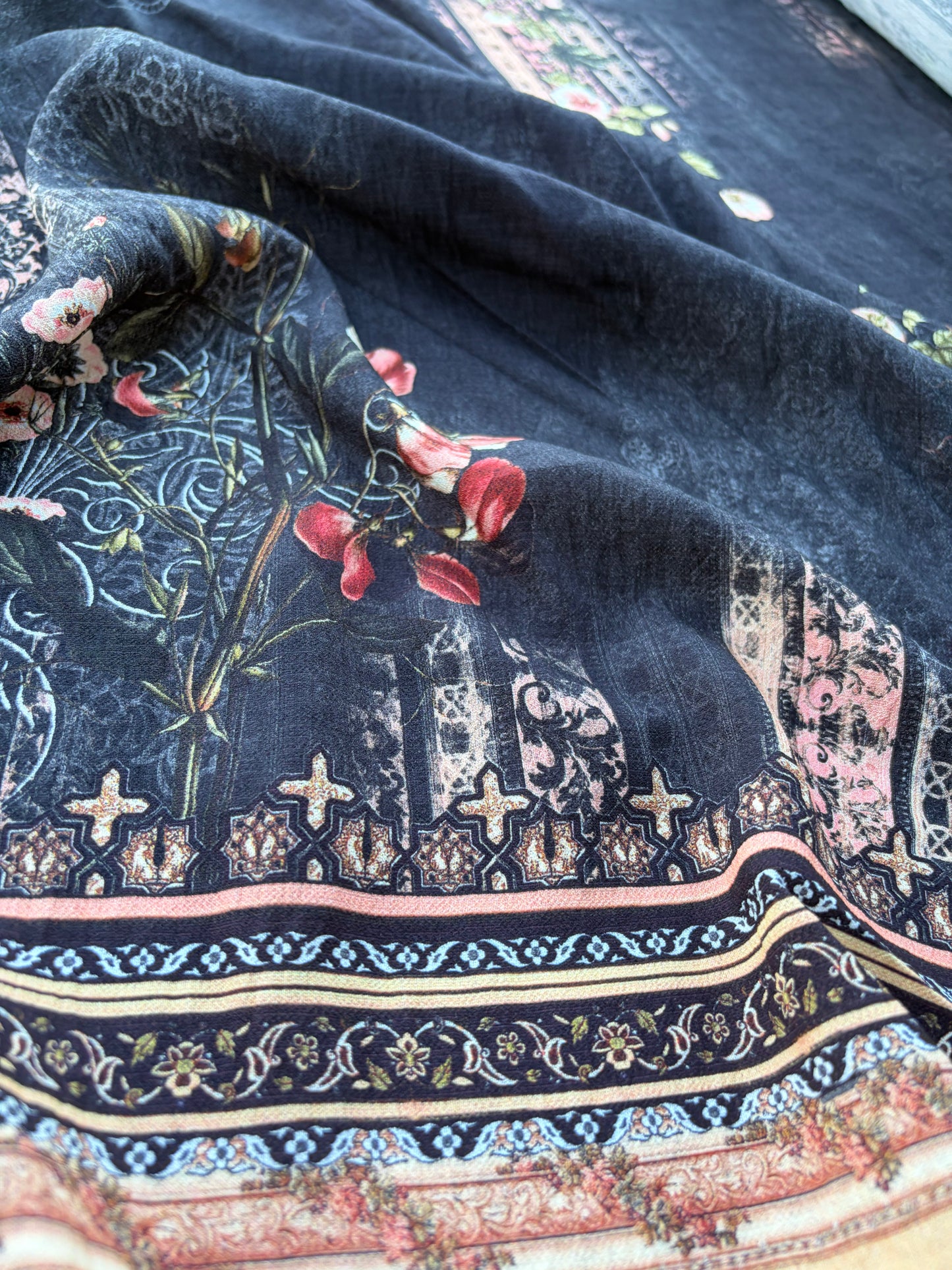 AXEL 022 black double border vintage print viscose crêpe