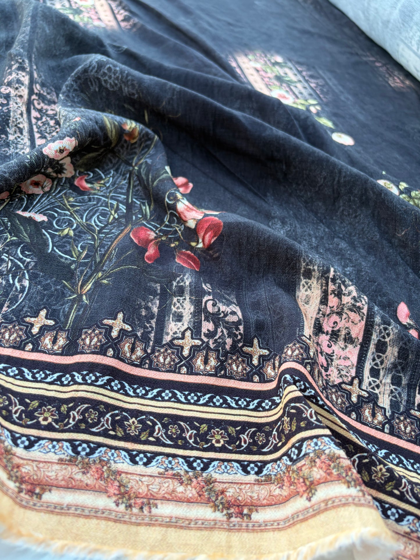 AXEL 022 black double border vintage print viscose crêpe