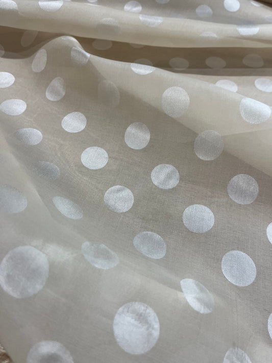 D01 Silk chiffon with dots