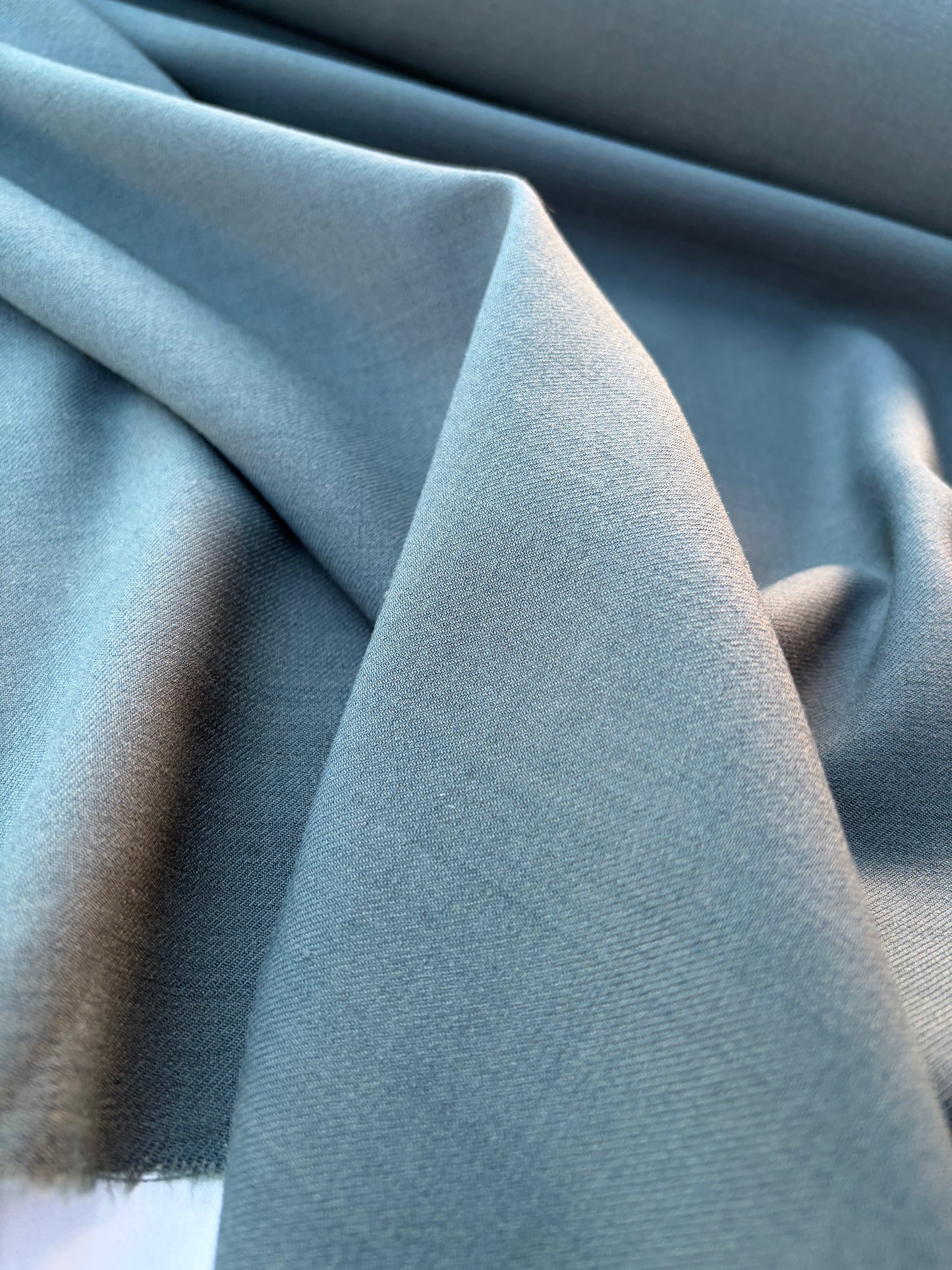 LORO 001 army green twill wool bi-stretch