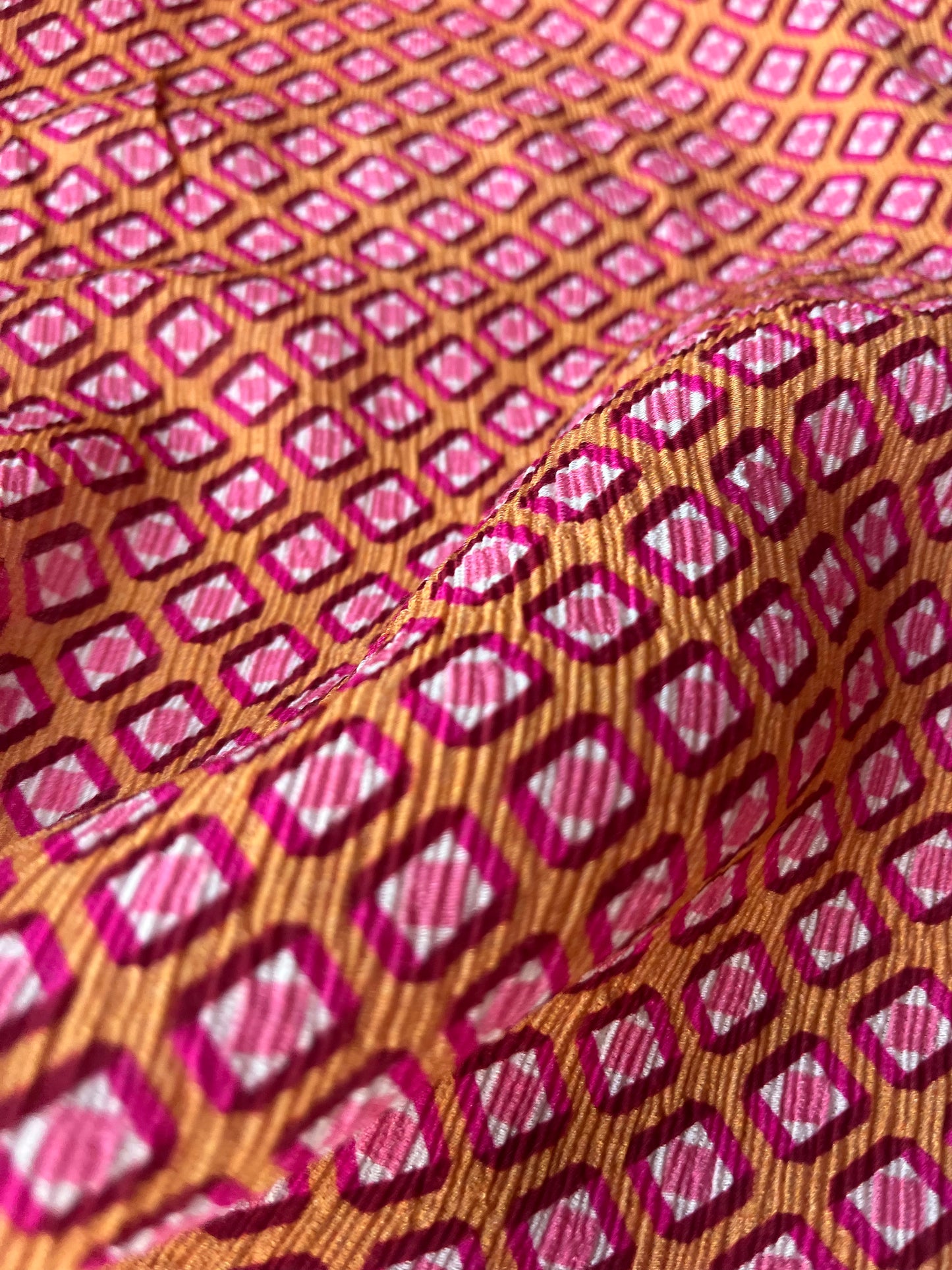 JUNO 050 crinkle viscose micro geometric rhombus
