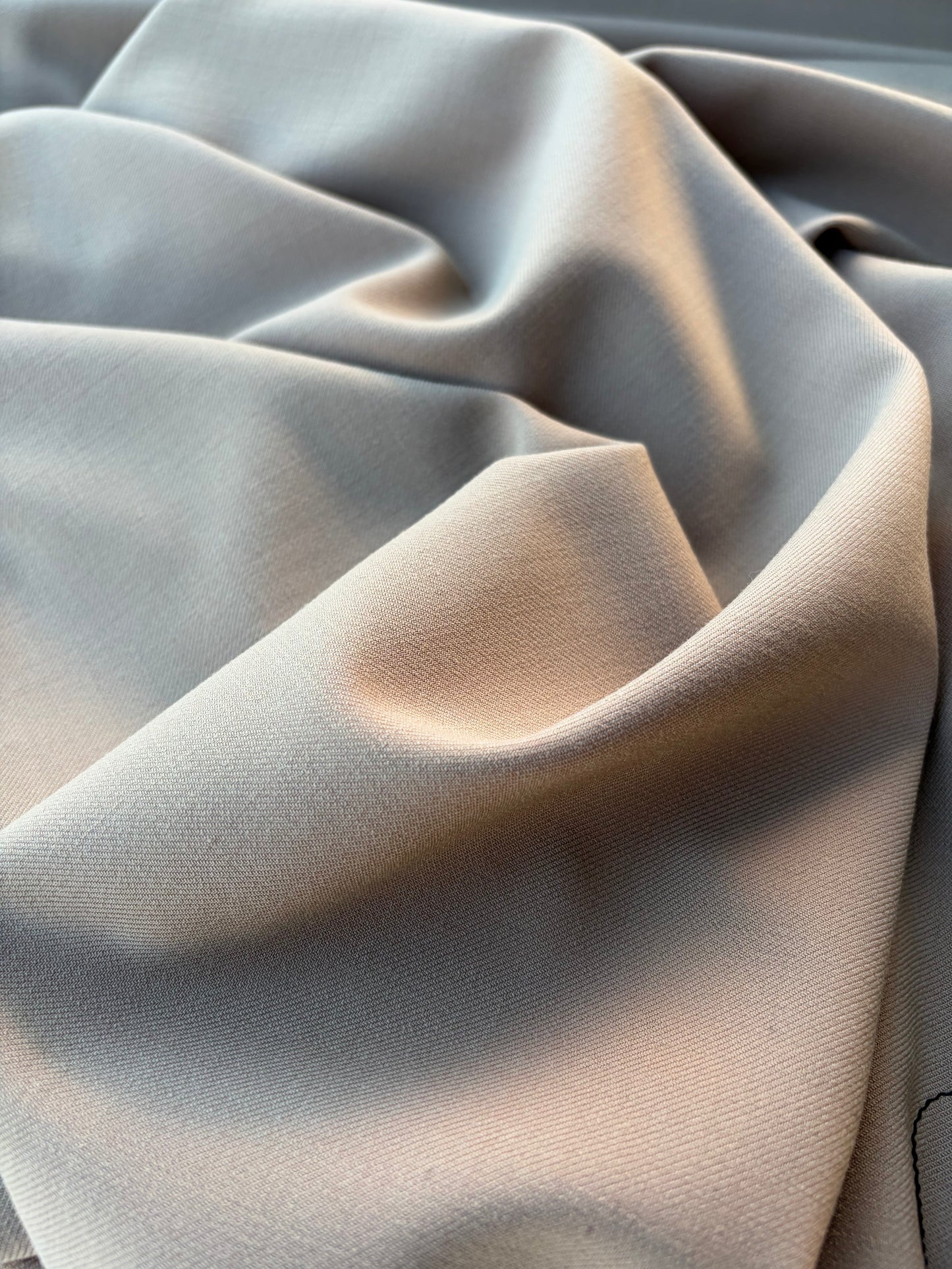 LORO 003 sand twill wool bi-stretch