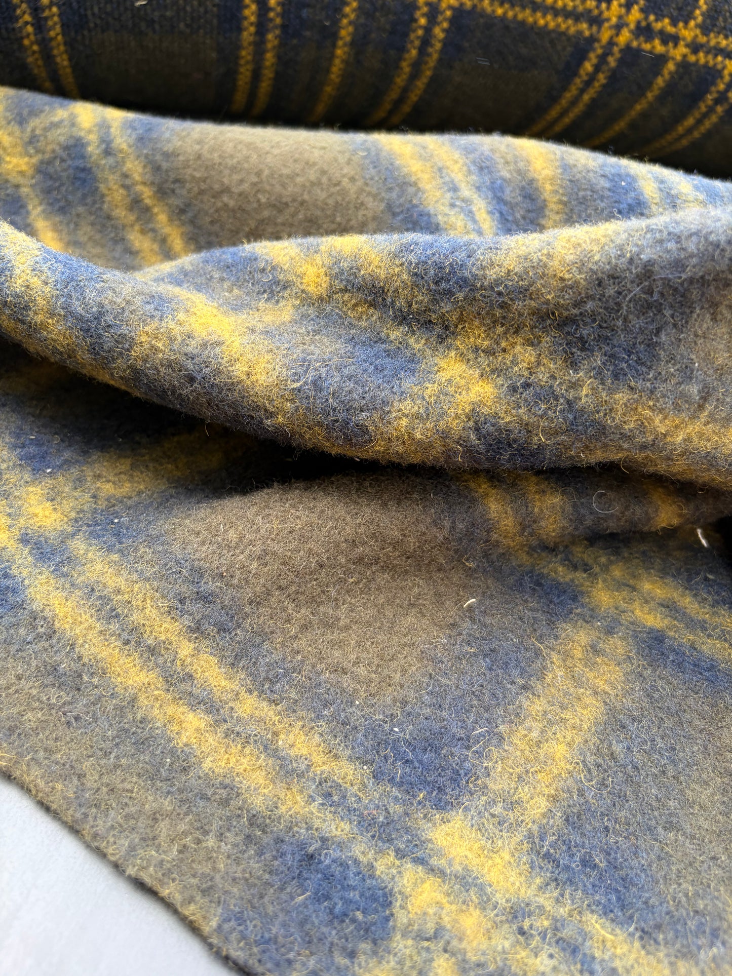 B.ROSE 042 heavy wool check grrn/curry