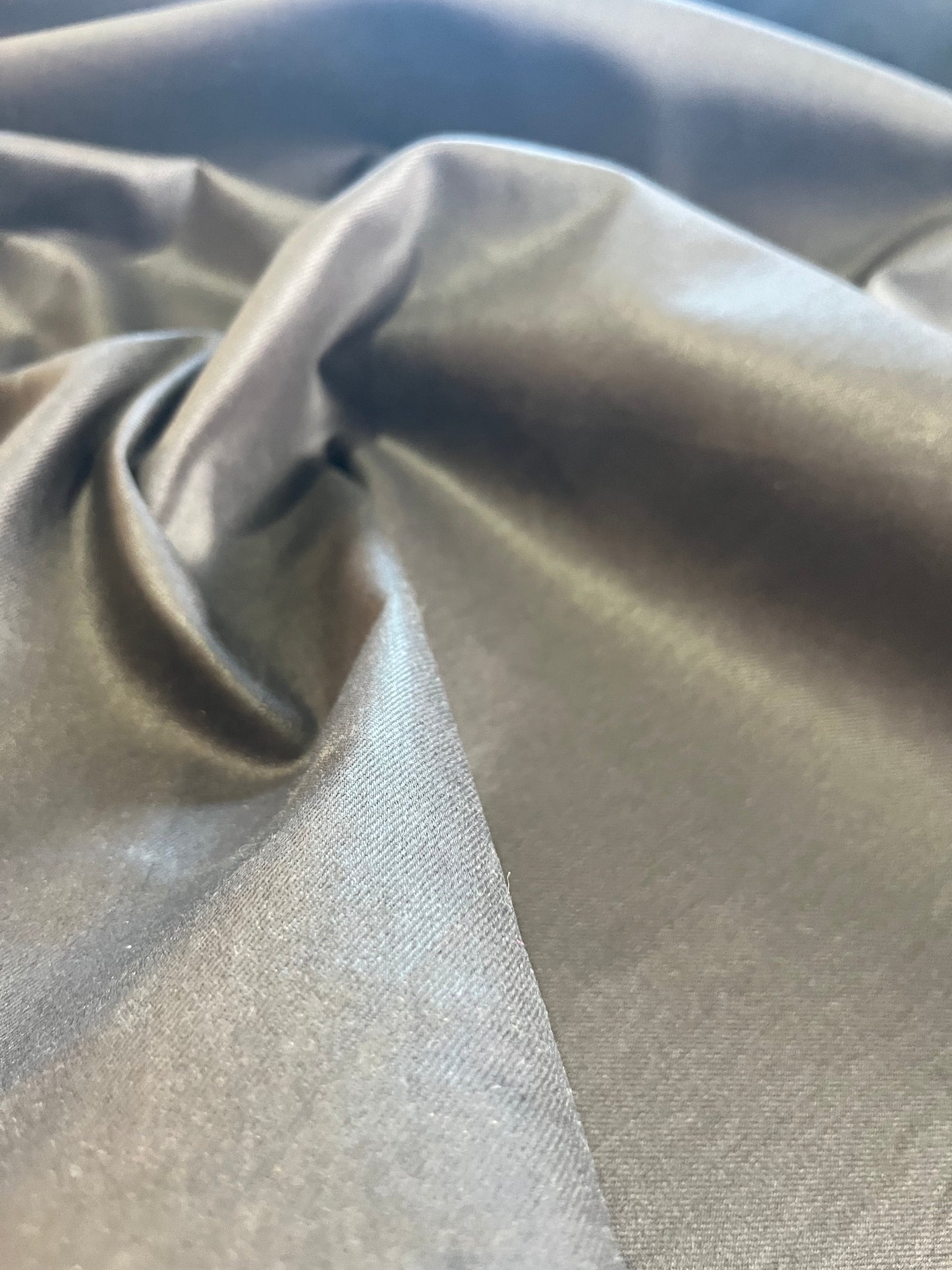 F02 cotton gabardine stretch with shiny coating