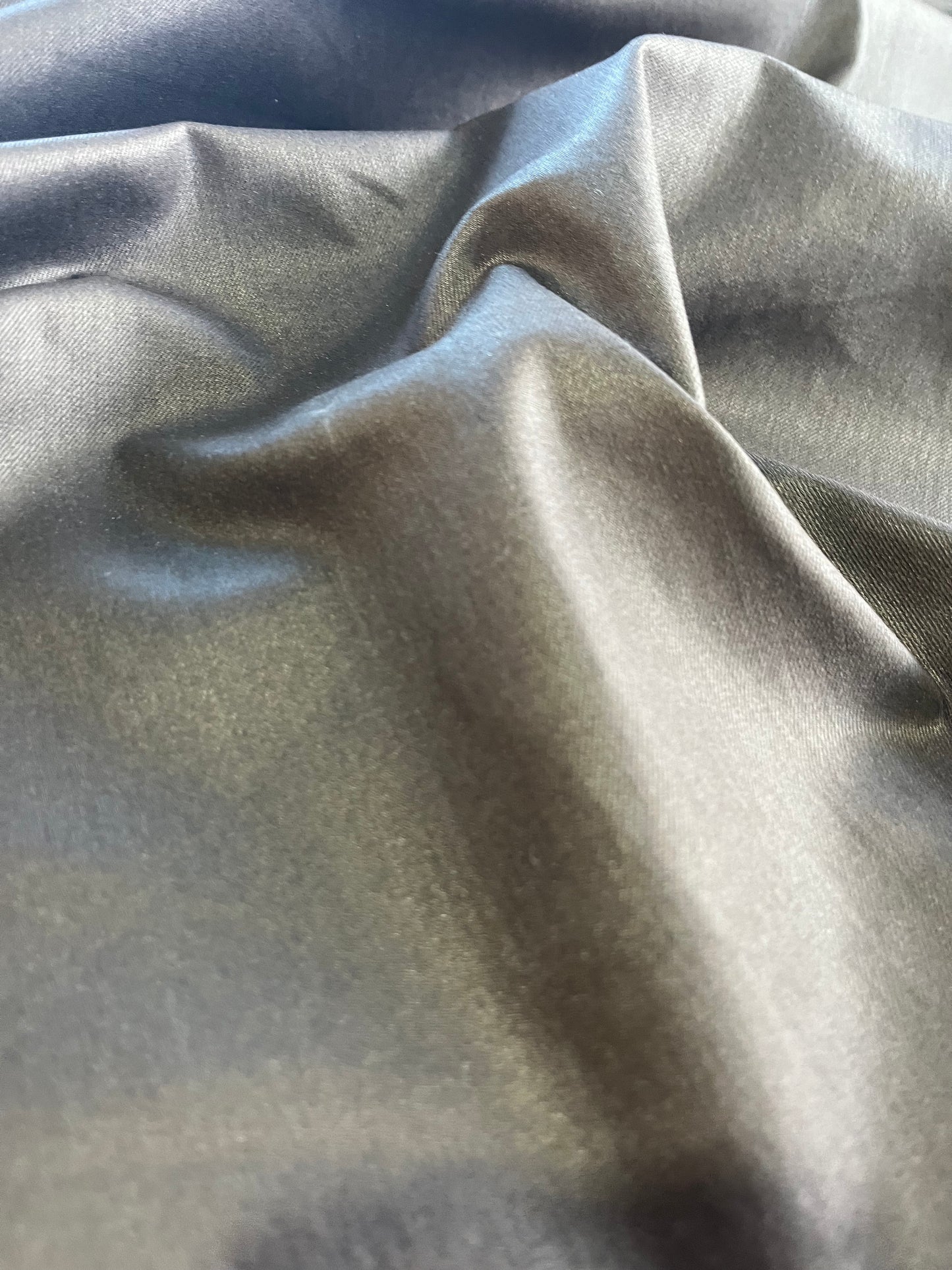 F02 cotton gabardine stretch with shiny coating