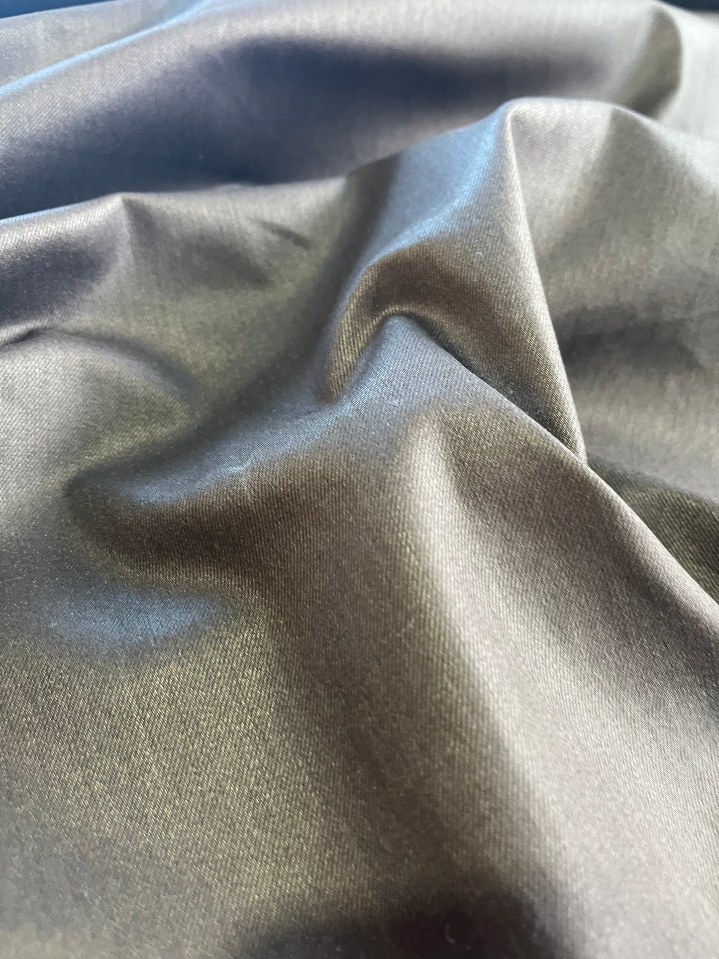 F02 cotton gabardine stretch with shiny coating