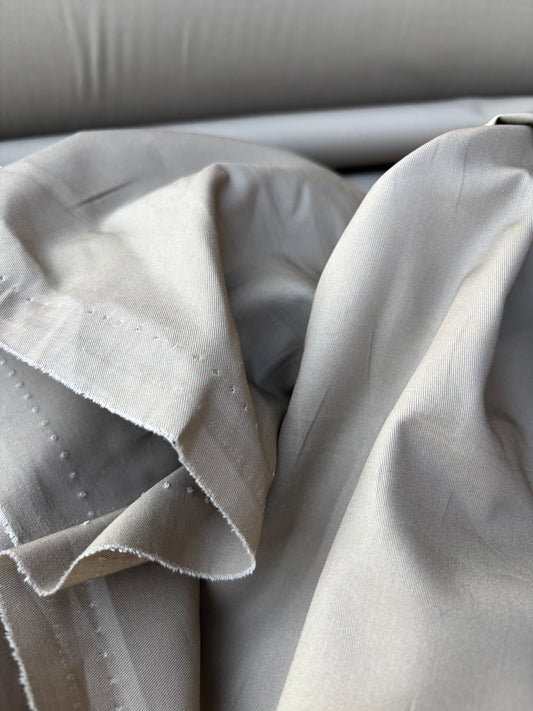 AMI 032 cotton twill papertouch greige