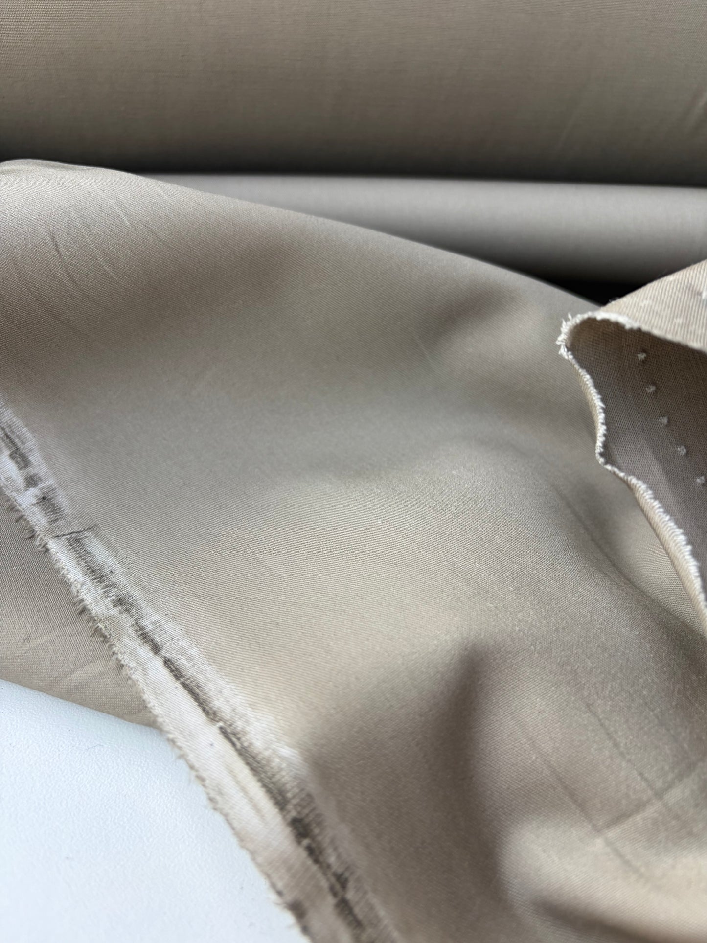 AMI 032 cotton twill papertouch greige