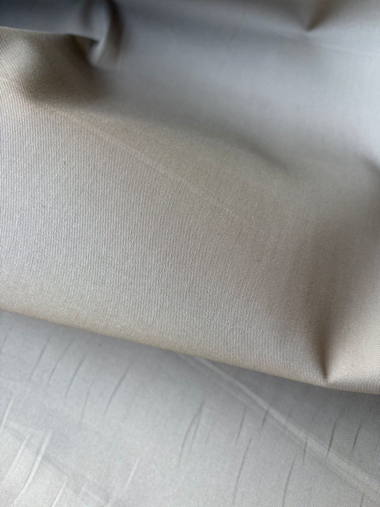 AMI 032 cotton twill papertouch greige