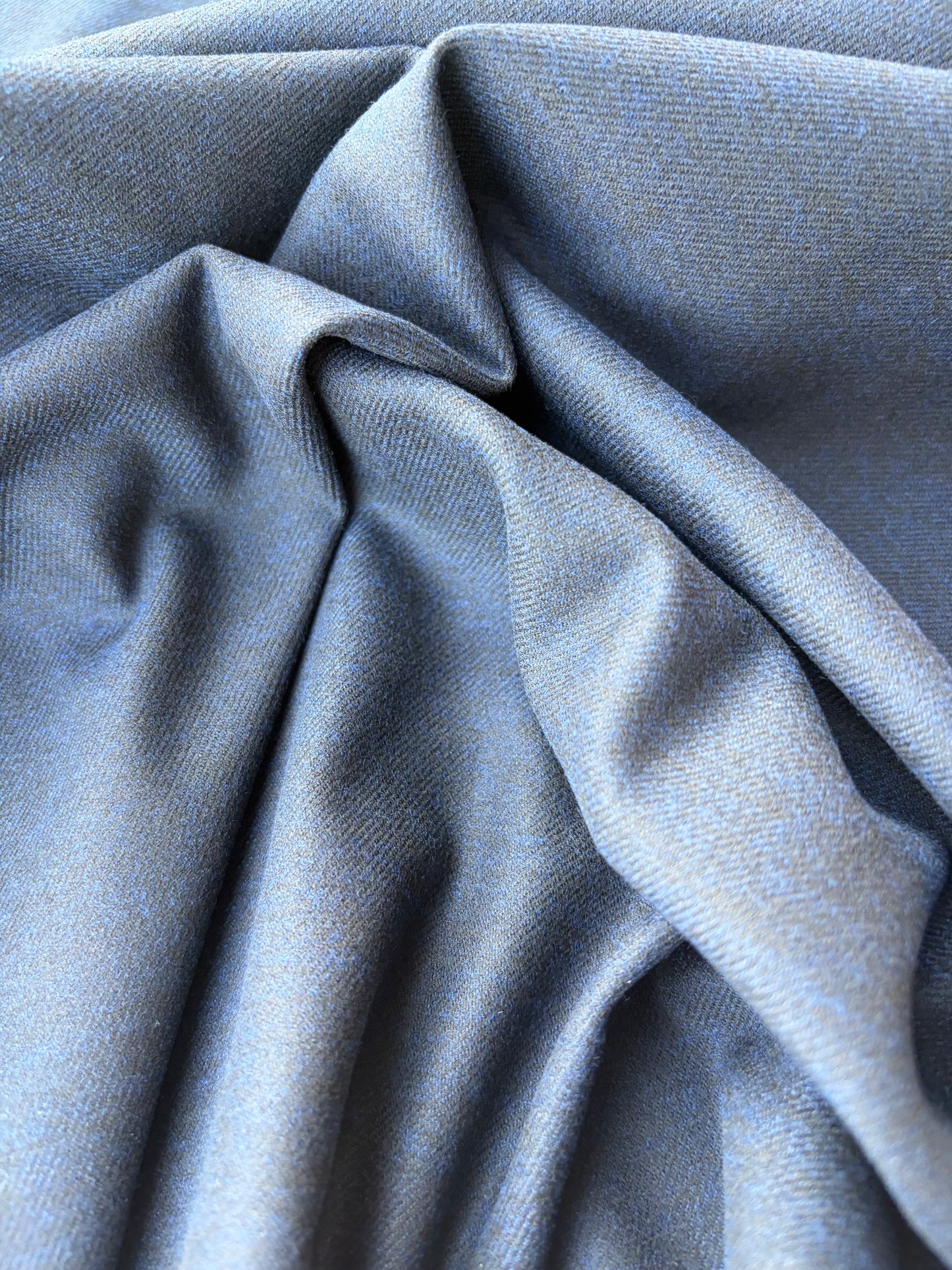 AMI 033 wool flannel stretch navy/black