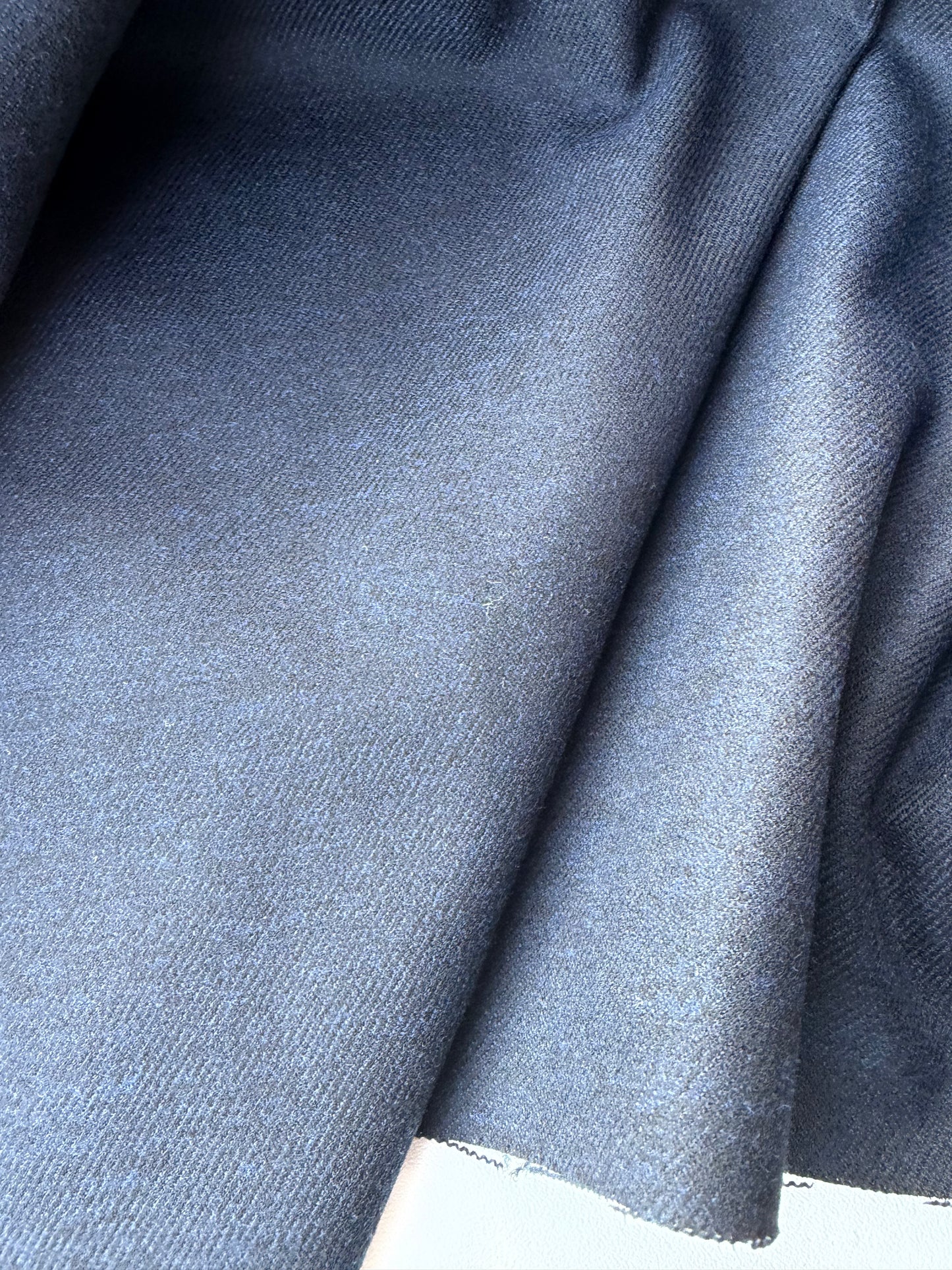 AMI 033 wool flannel stretch navy/black