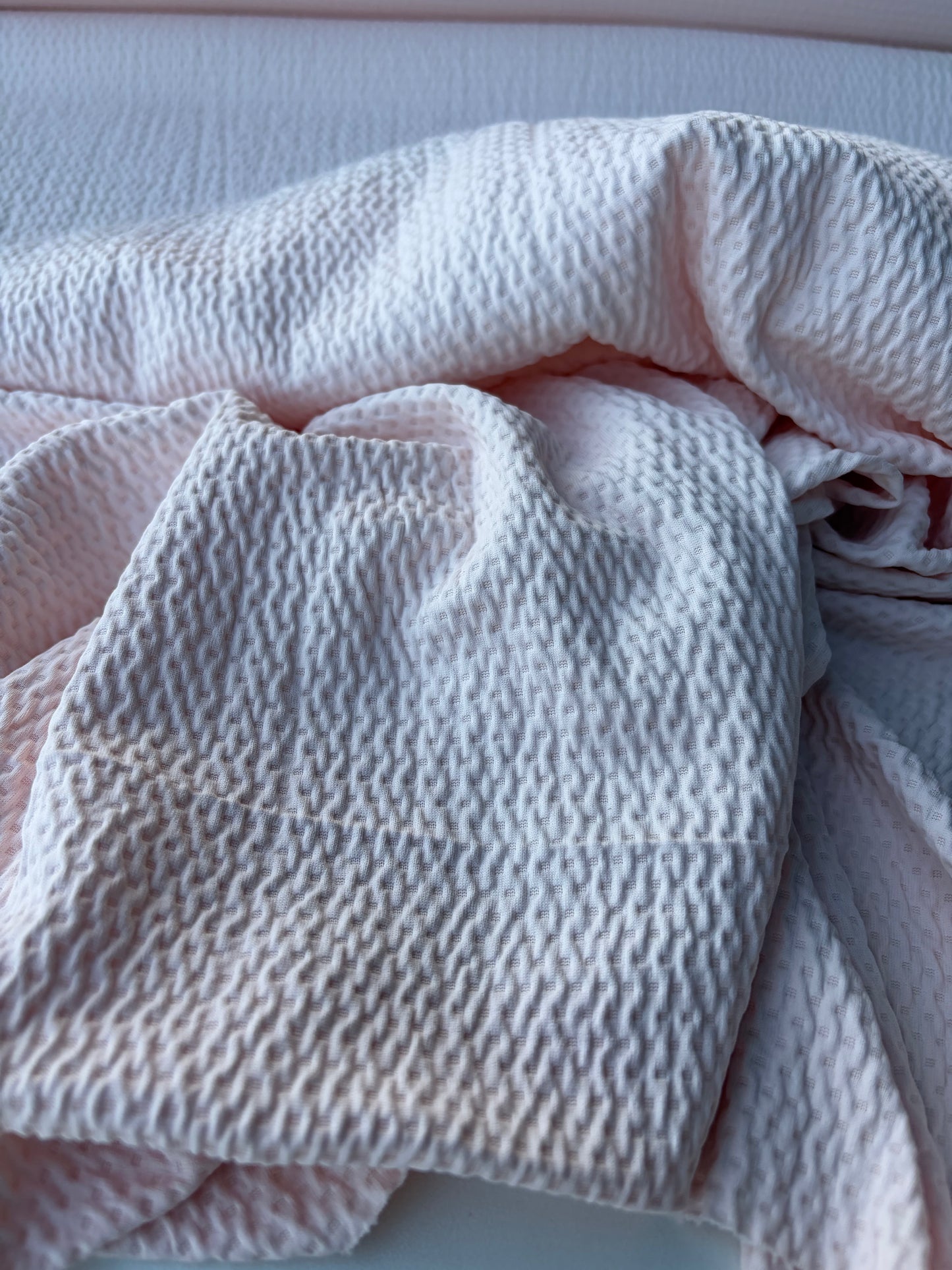 AMI 039 Jersey seersucker soft pink