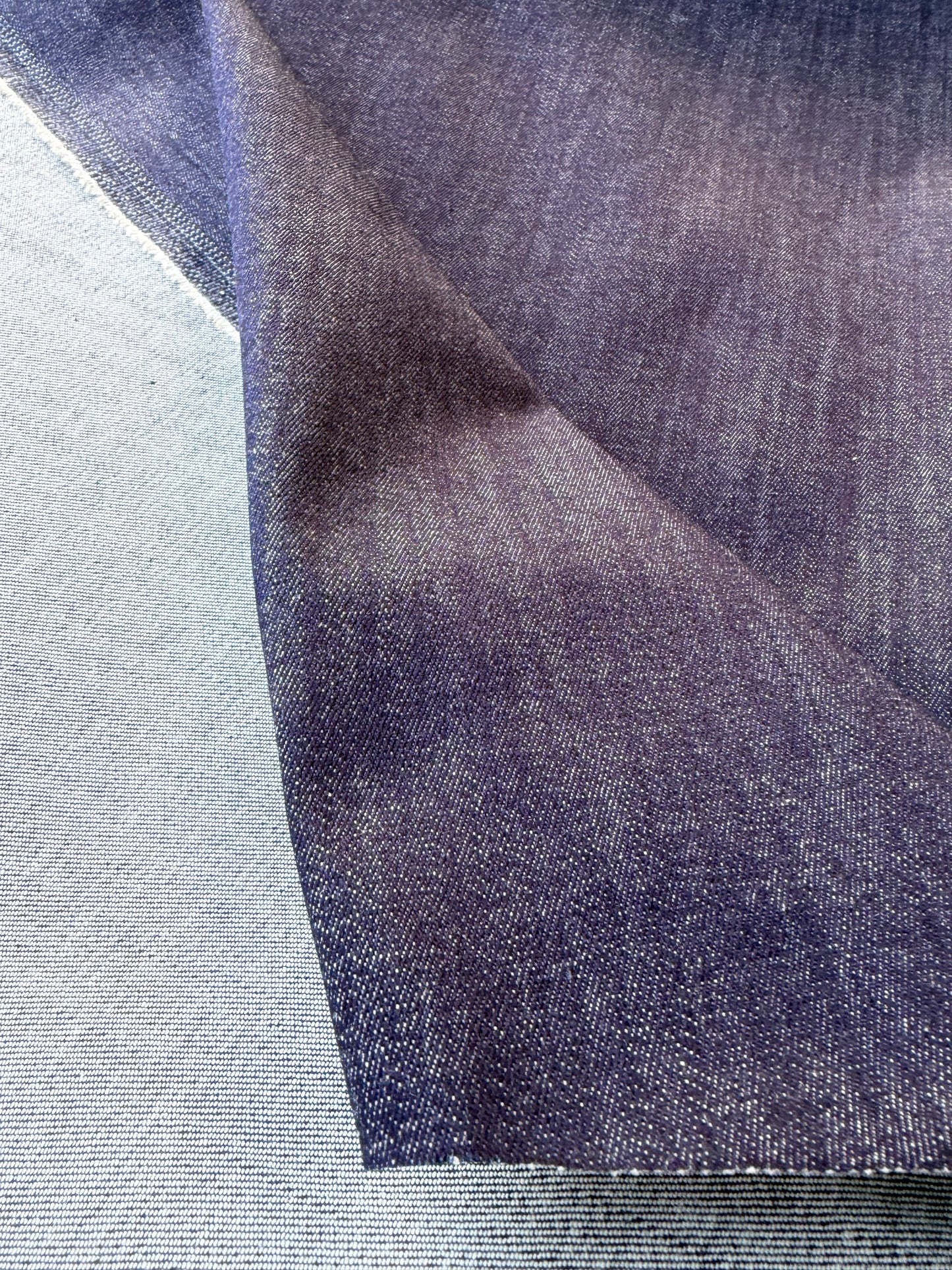 AMI 043  midweight superstretch denim indigo