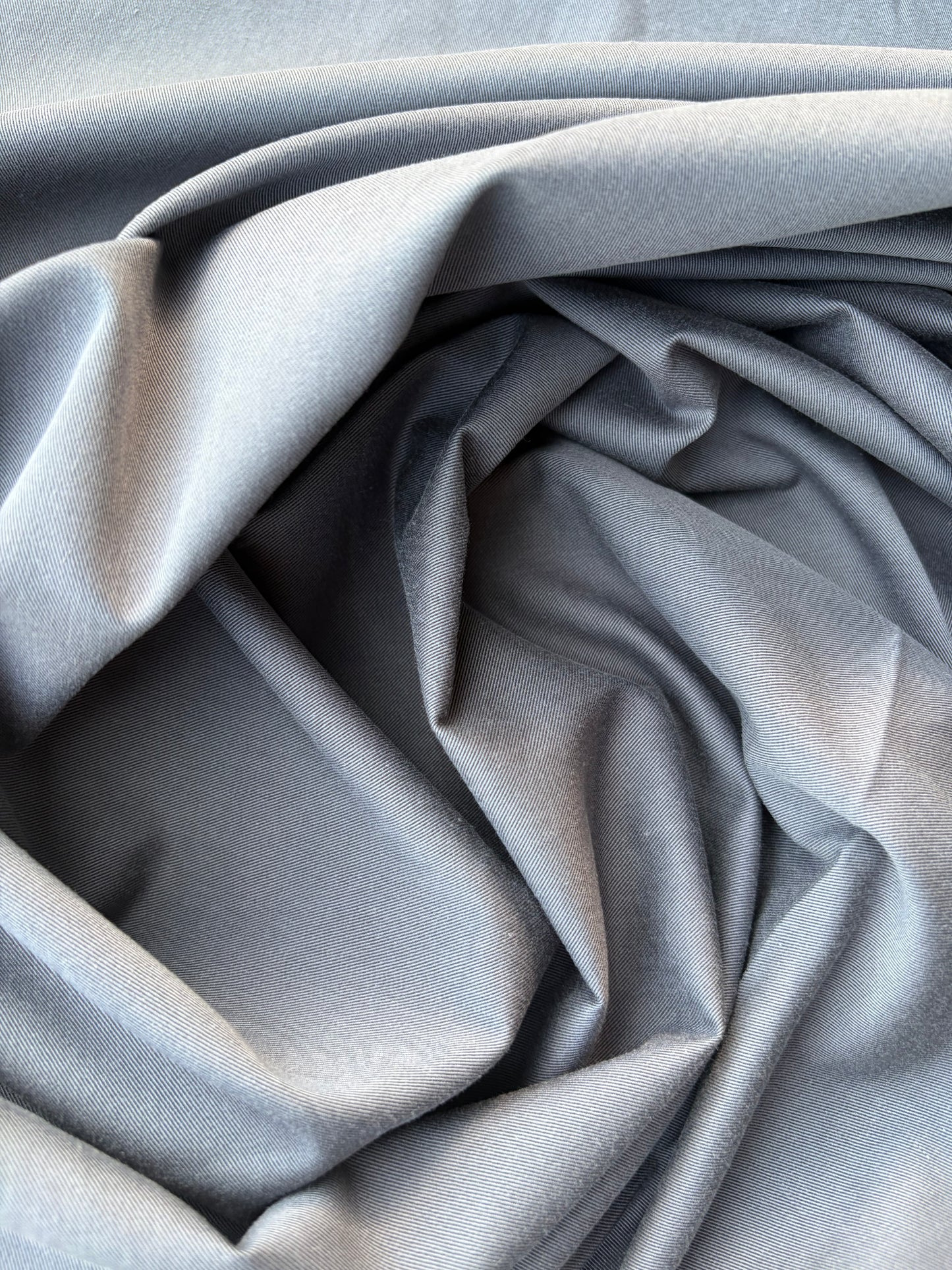 AMI 046 cotton twill technical touch grey