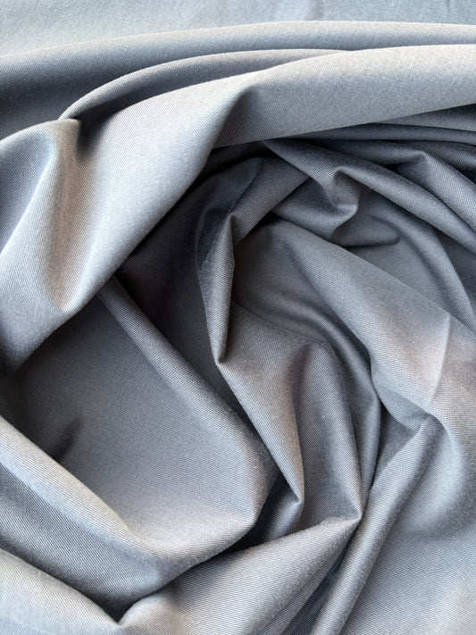 AMI 046 cotton twill technical touch grey