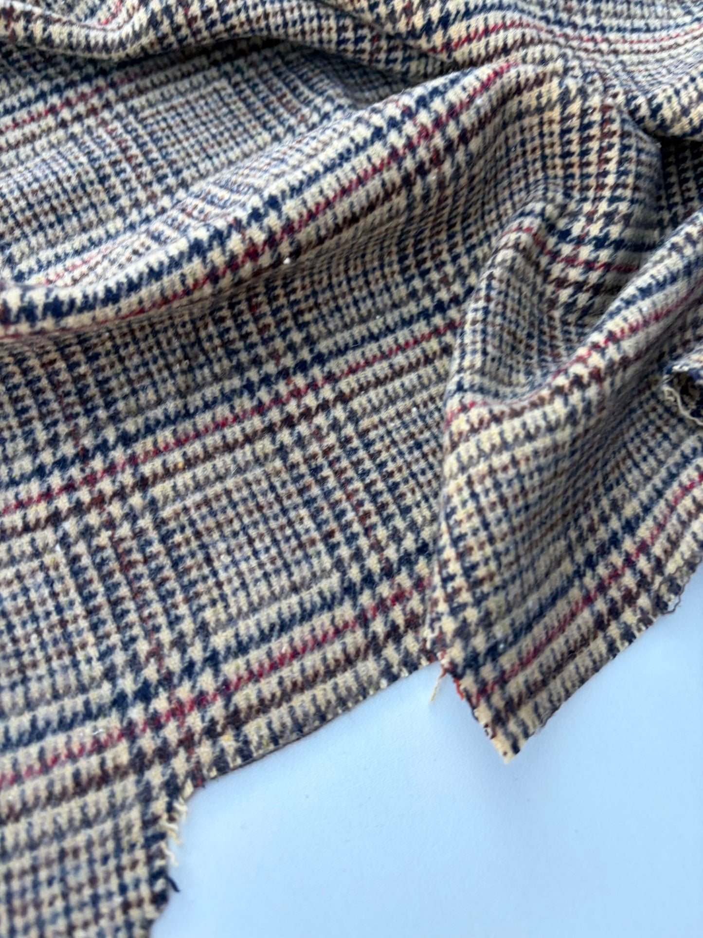BILLY 008  classical checkered shetland wool