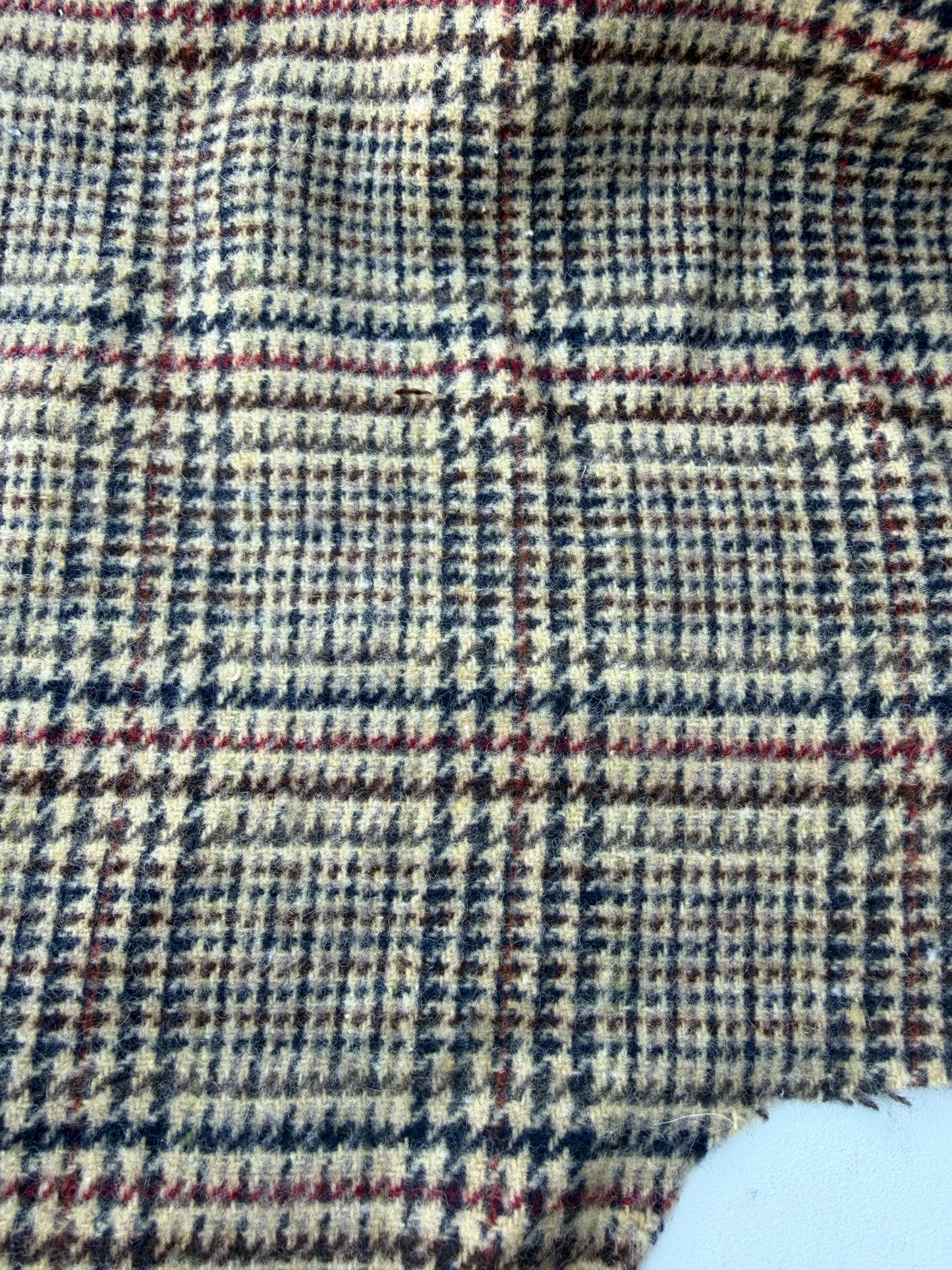 BILLY 008  classical checkered shetland wool