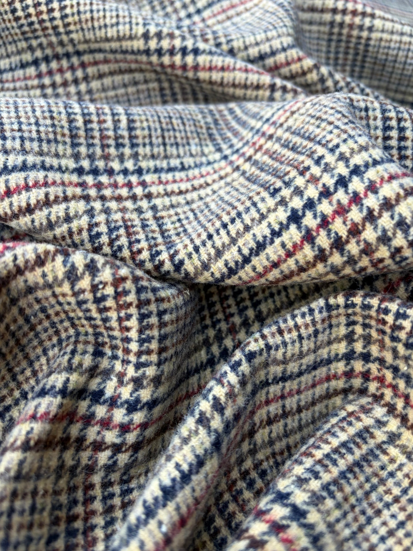 BILLY 008  classical checkered shetland wool