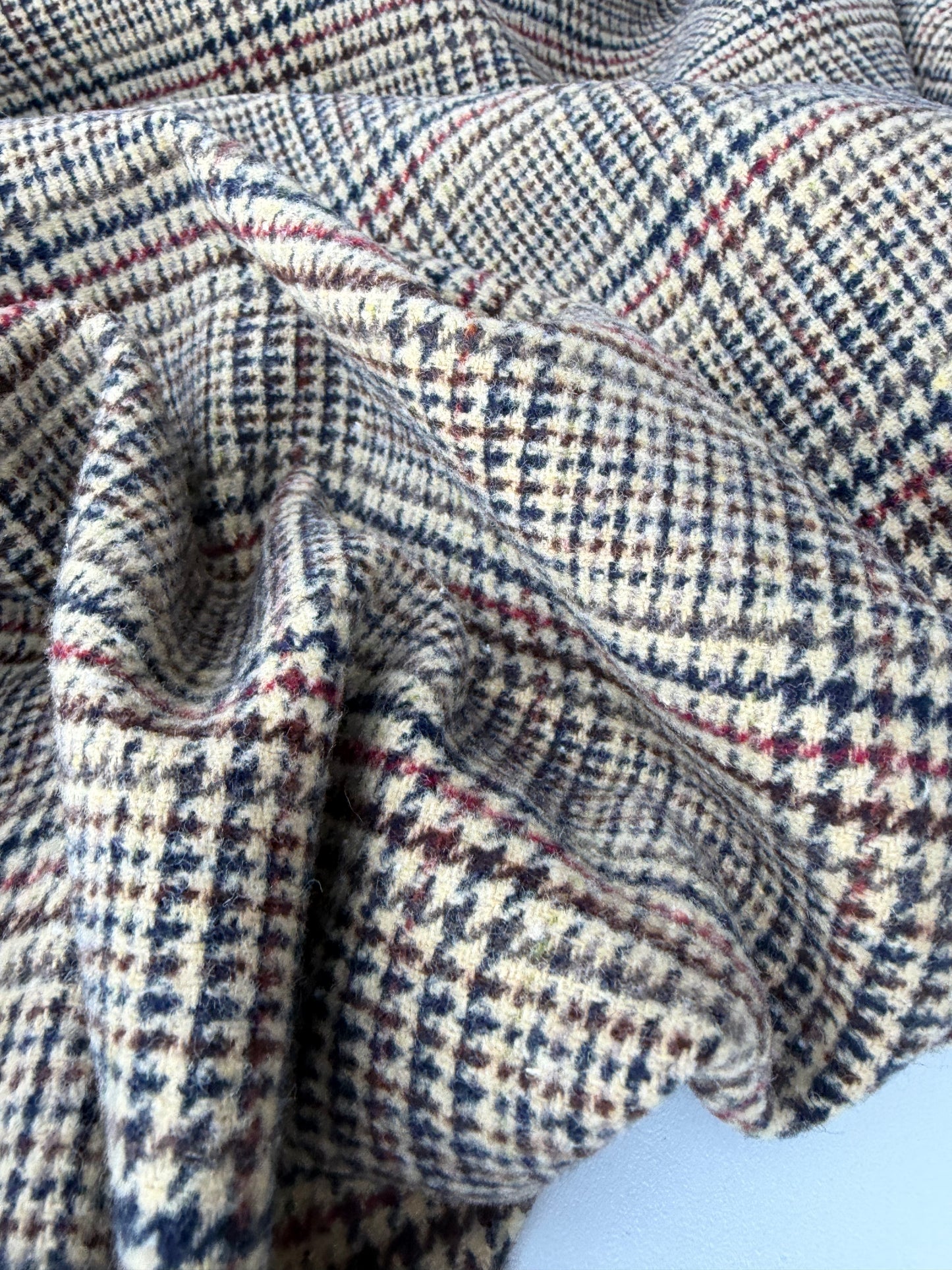 BILLY 008  classical checkered shetland wool