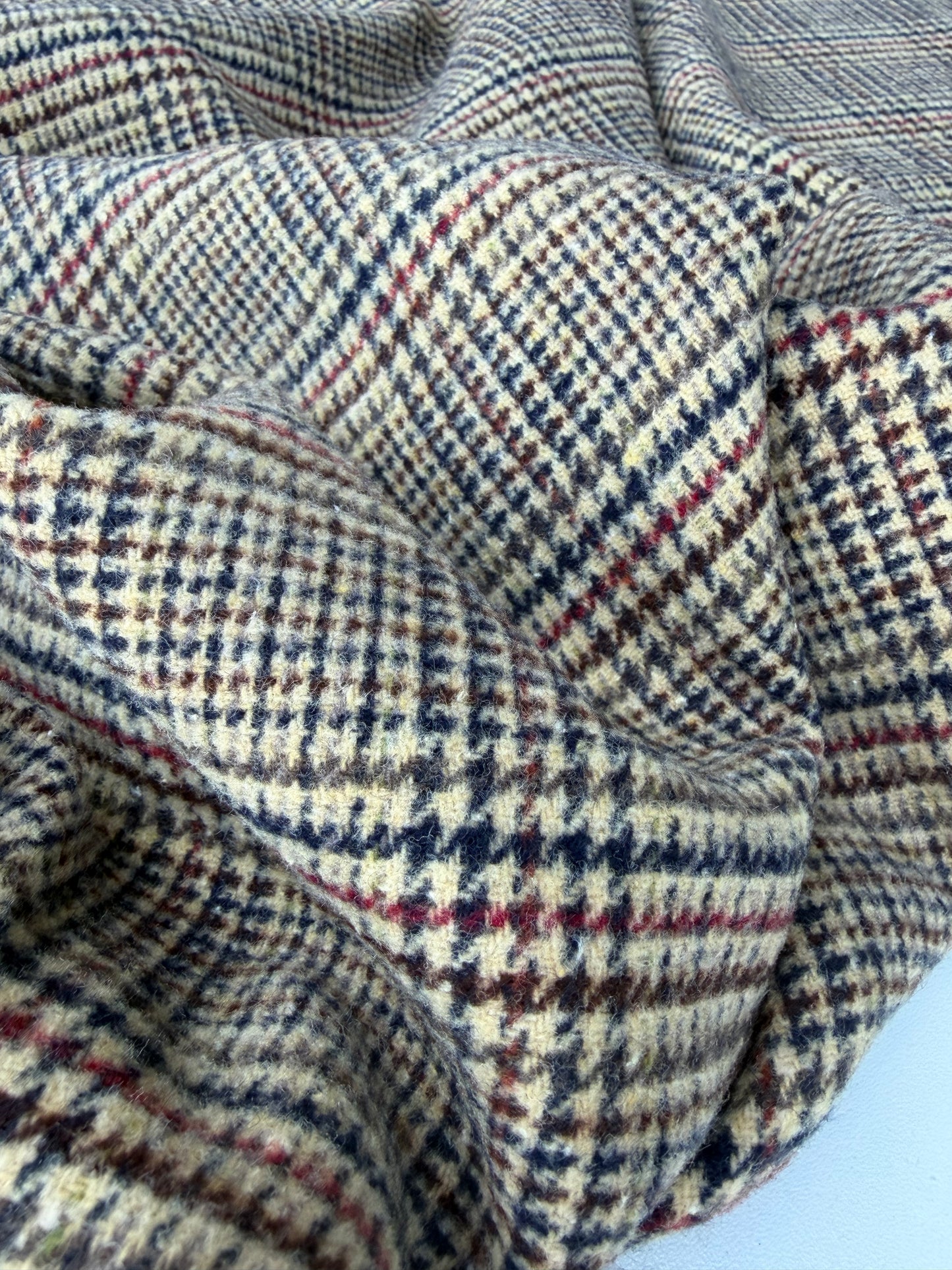 BILLY 008  classical checkered shetland wool