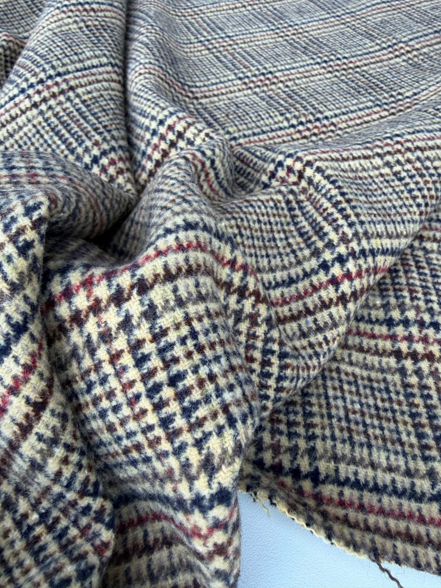 BILLY 008  classical checkered shetland wool