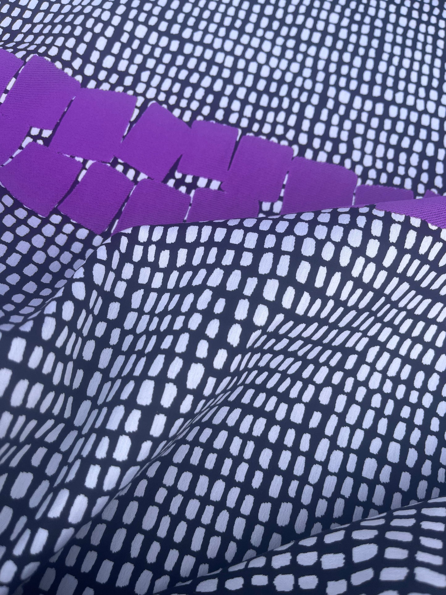 BONOTTO 022 jacquard black white with purple repeat