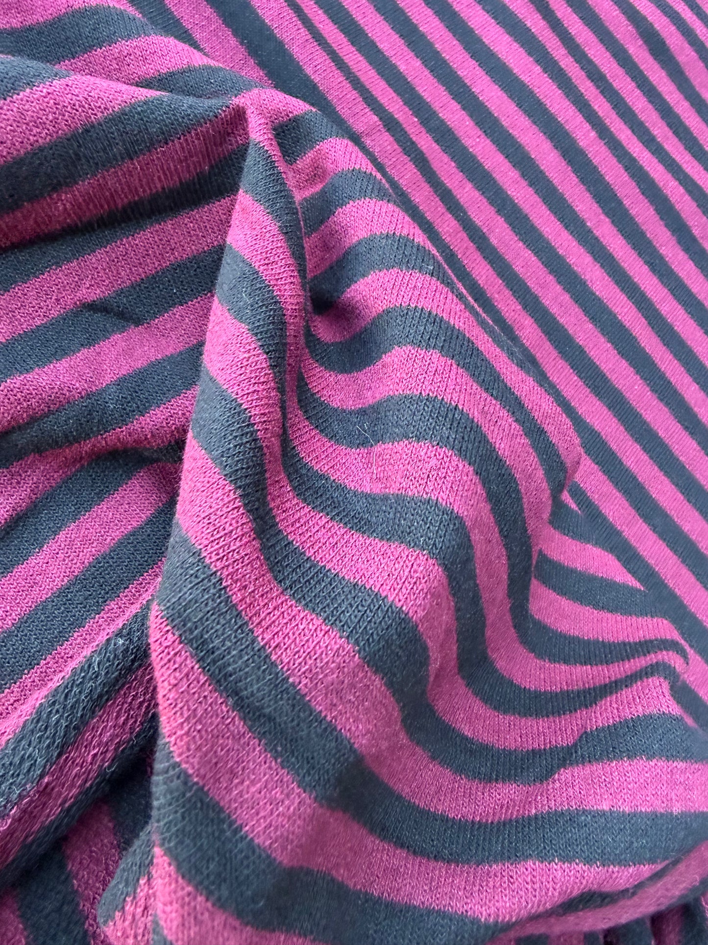 BILLY 011 Black/wine striped French Terry