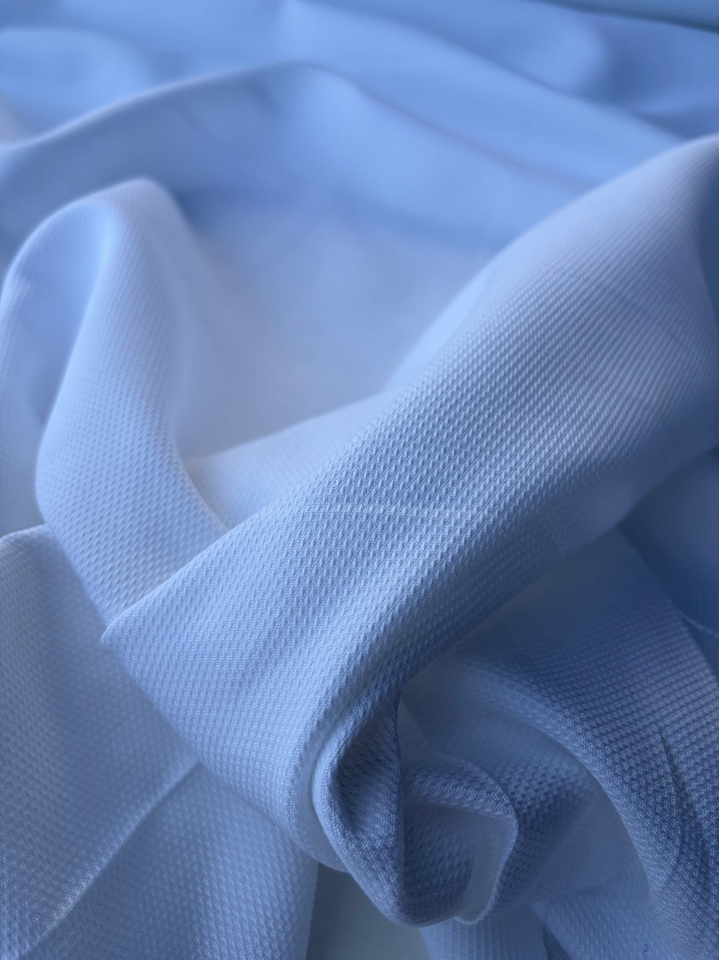 AMI 050 cotton/poly woven piqué white