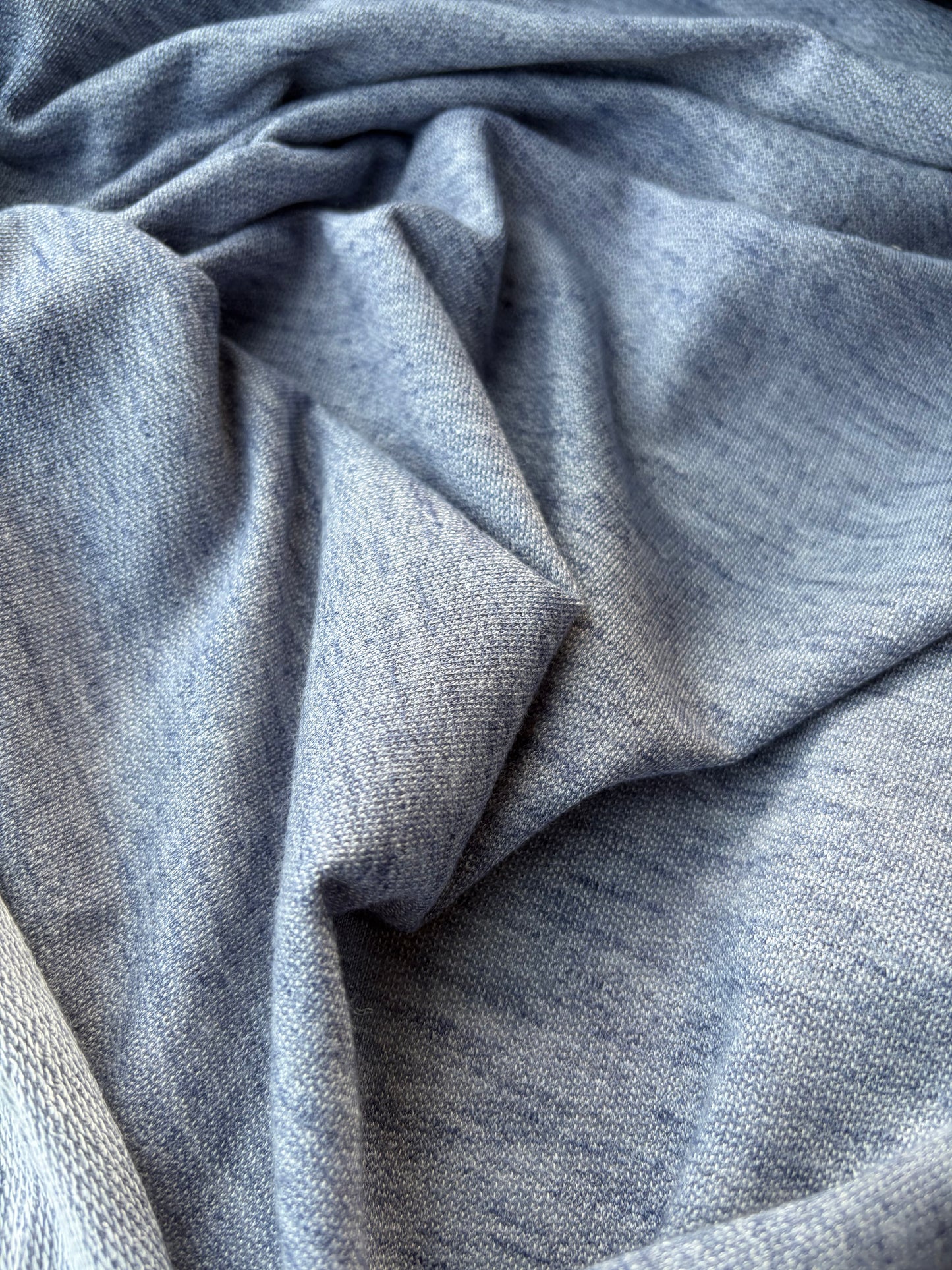 AMI 052 light jeans look jersey