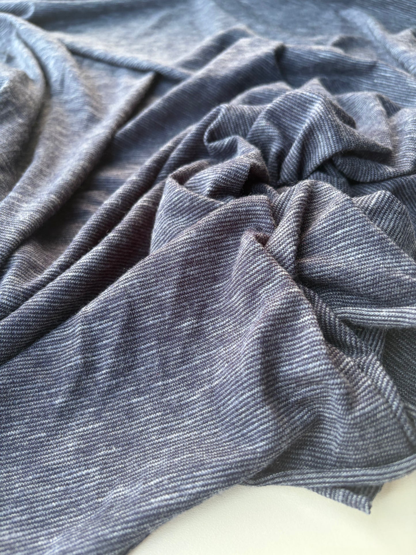 AMI 053 light jeans look jersey dark indigo