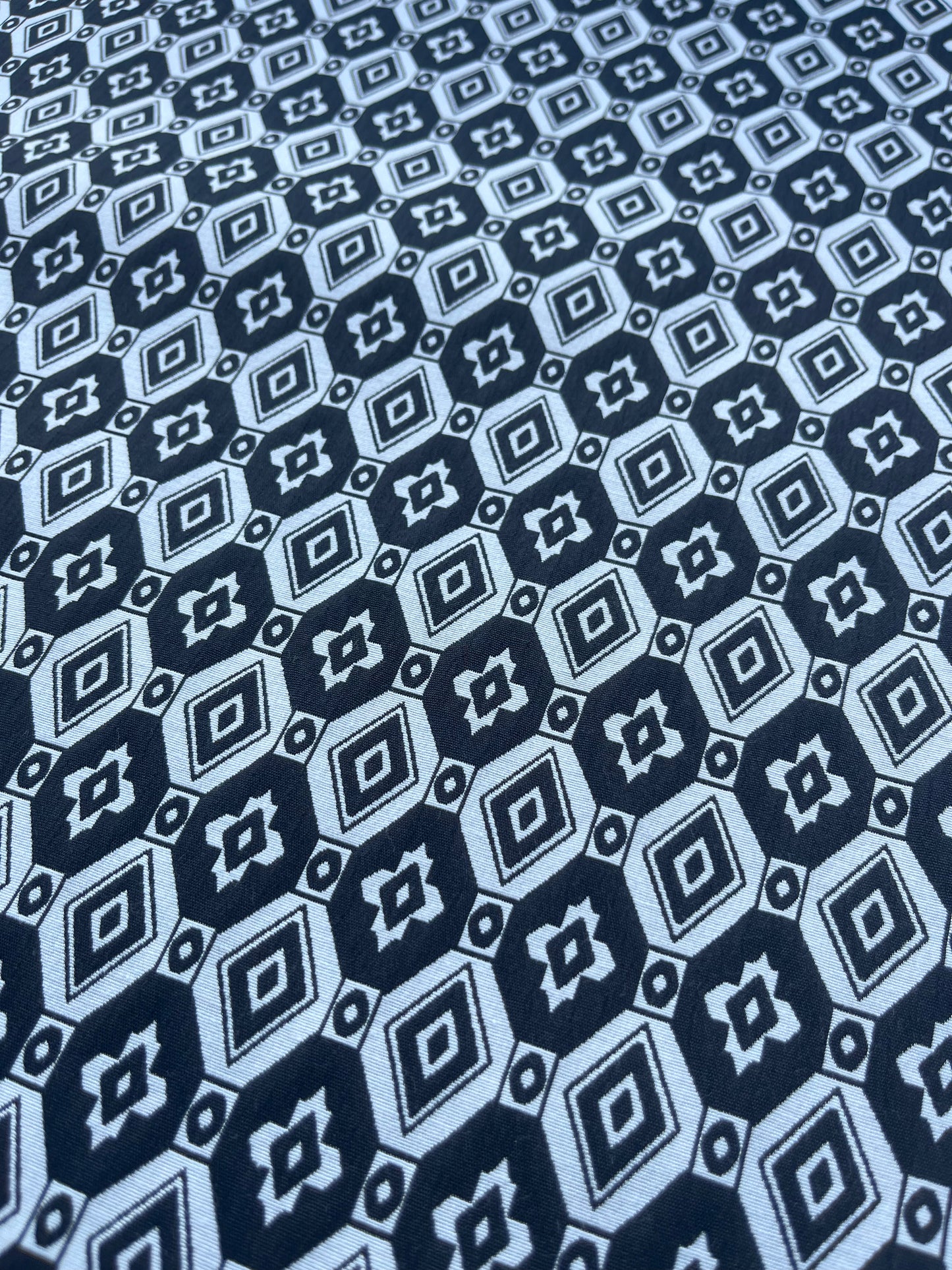 Jacques 001 cotton stretch jacquard black/white geo design