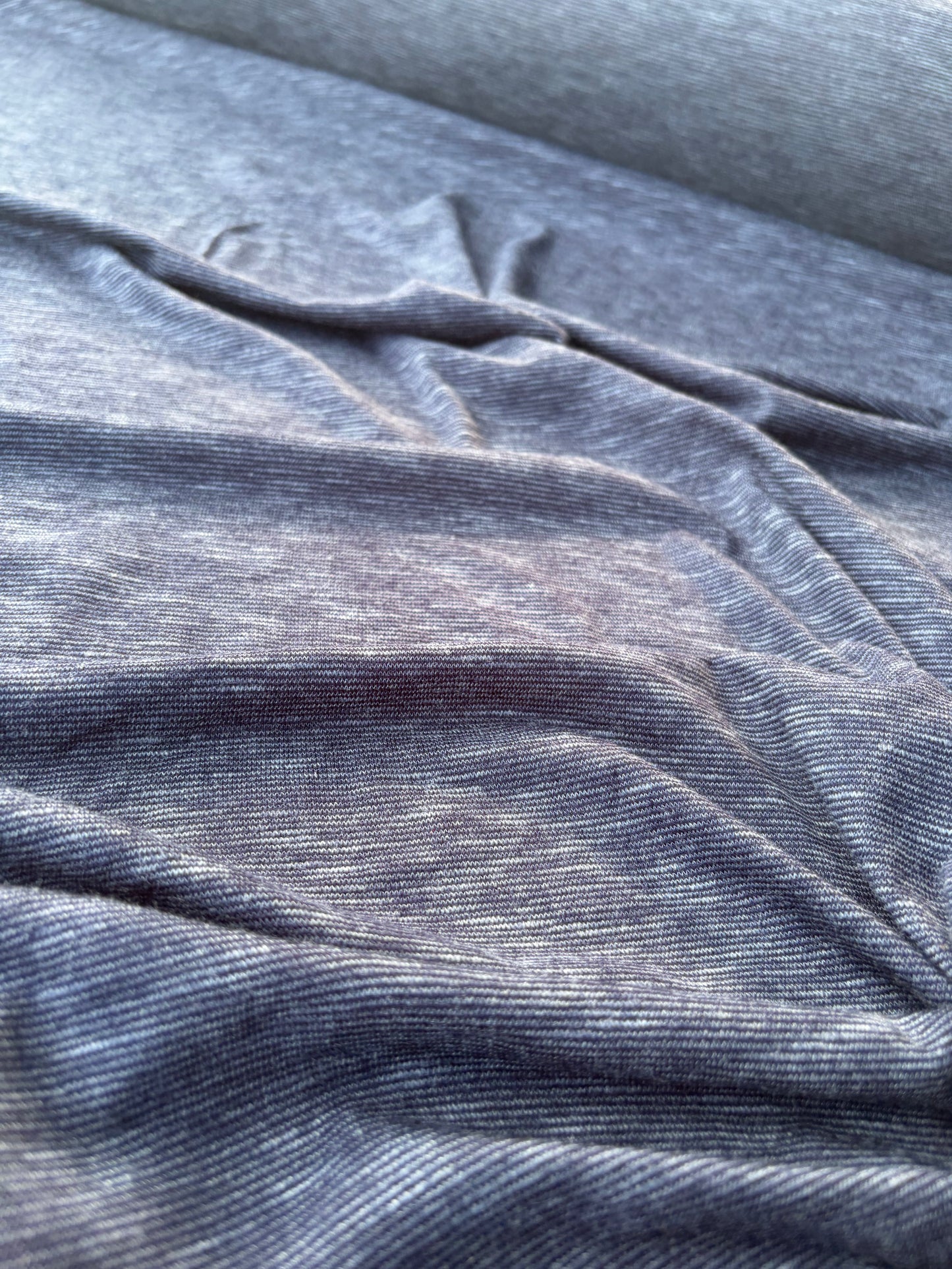AMI 053 light jeans look jersey dark indigo
