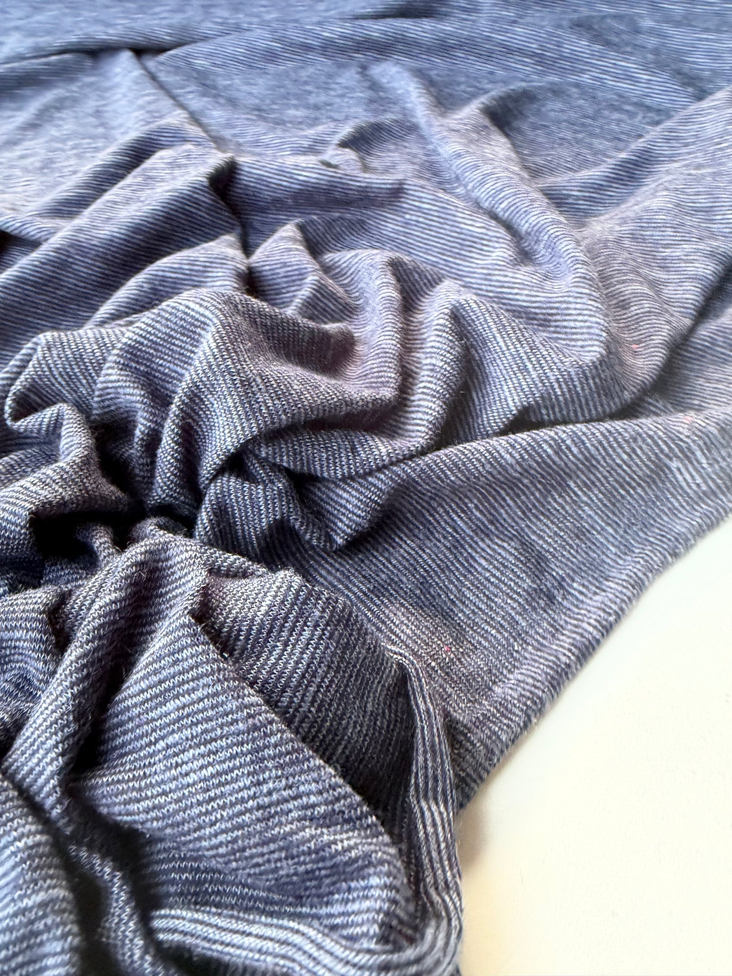 AMI 053 light jeans look jersey dark indigo