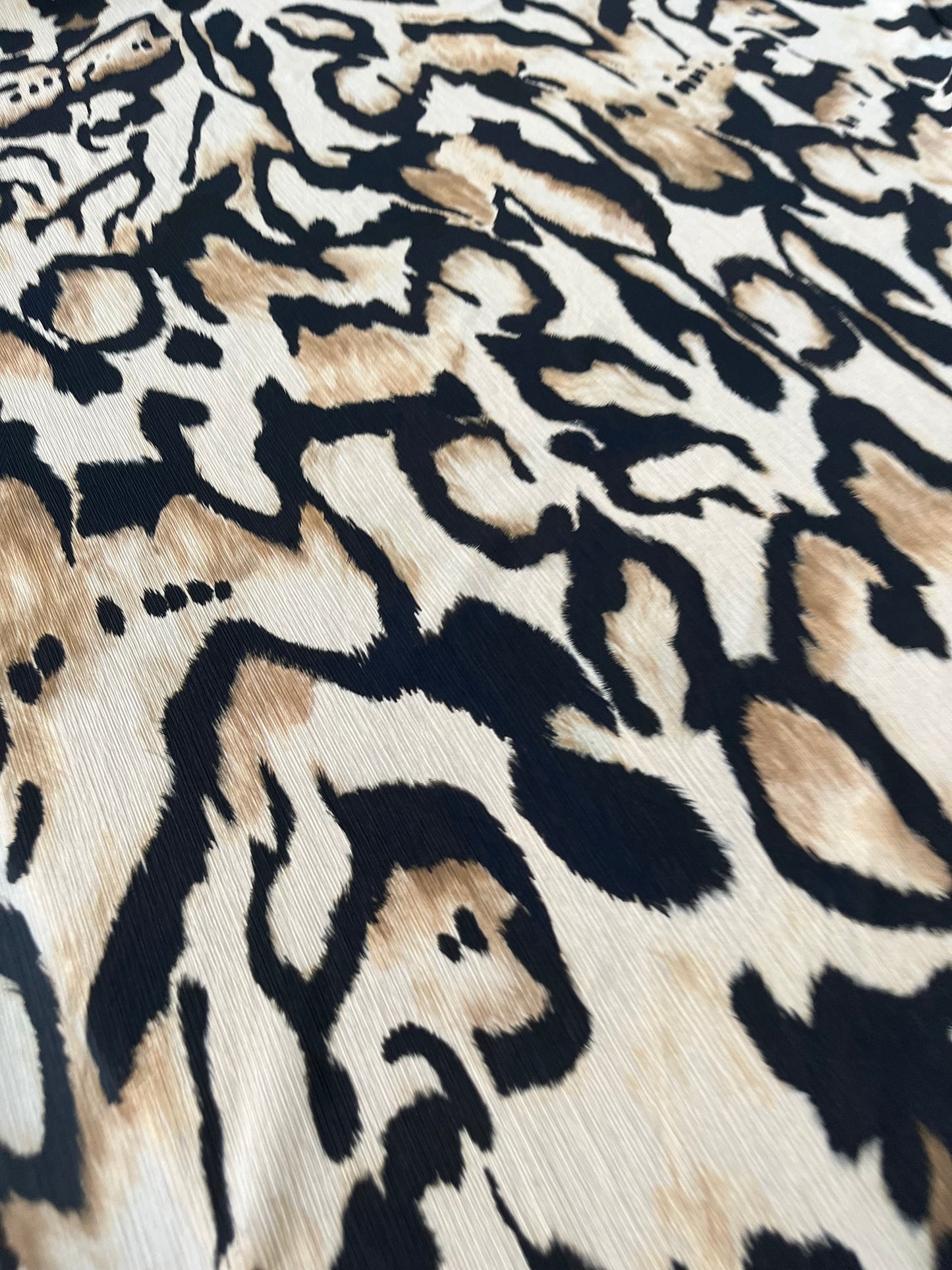 A01 FLORIDA 245 crepon with animalier style print
