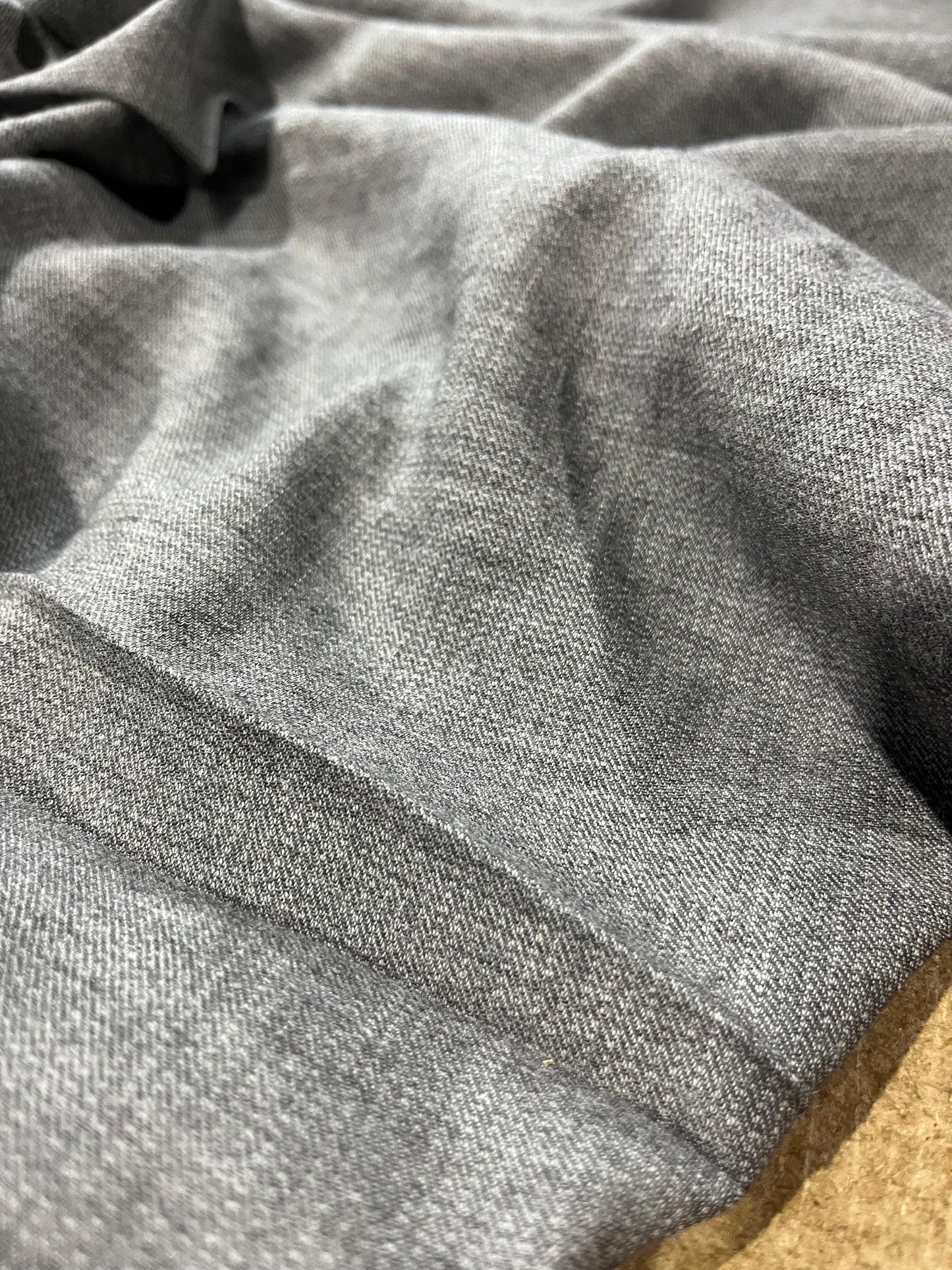 F02 broken twill cotton/viscose