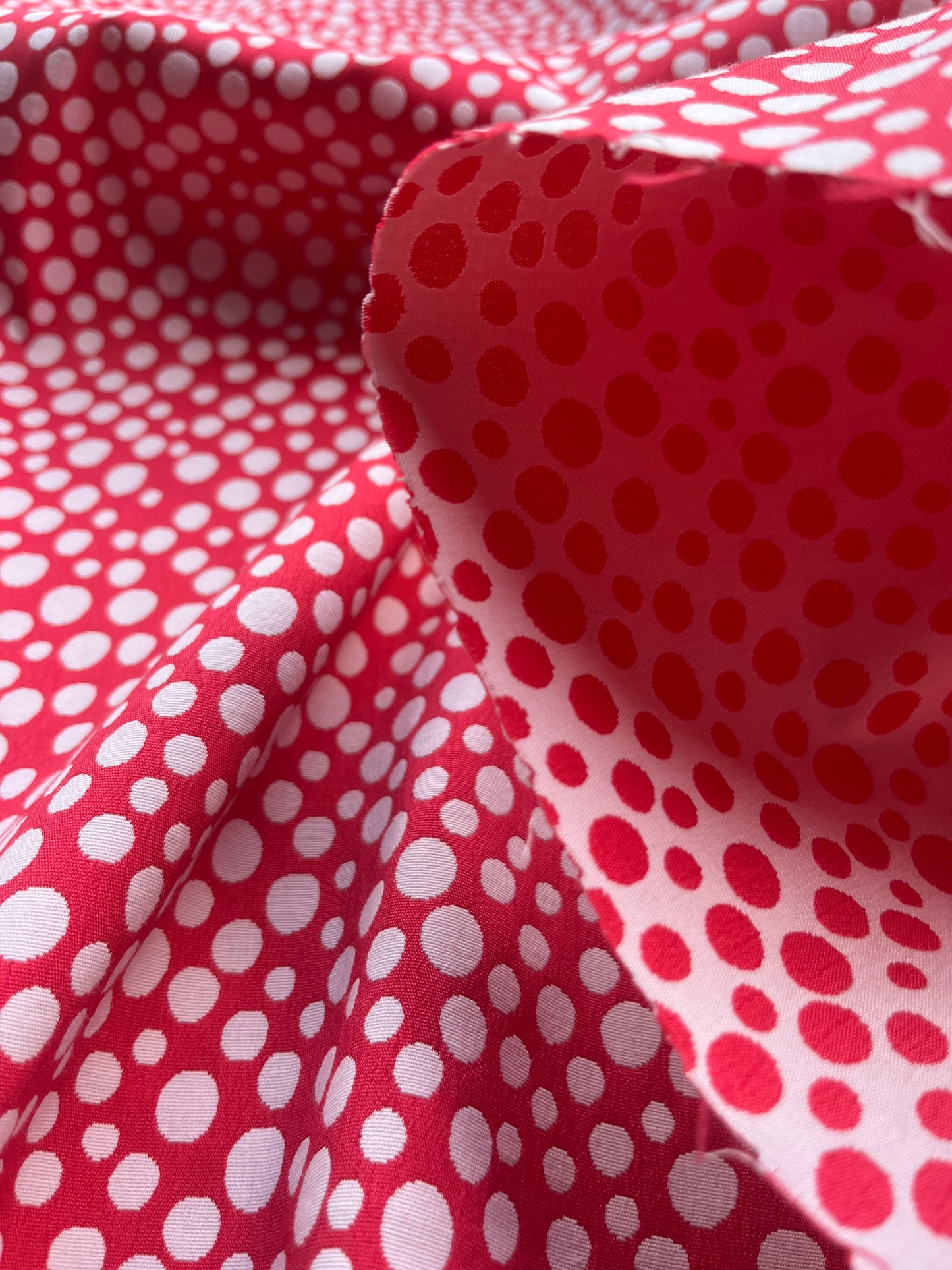 Jacques 003 cotton stretch jacquard red/white dots