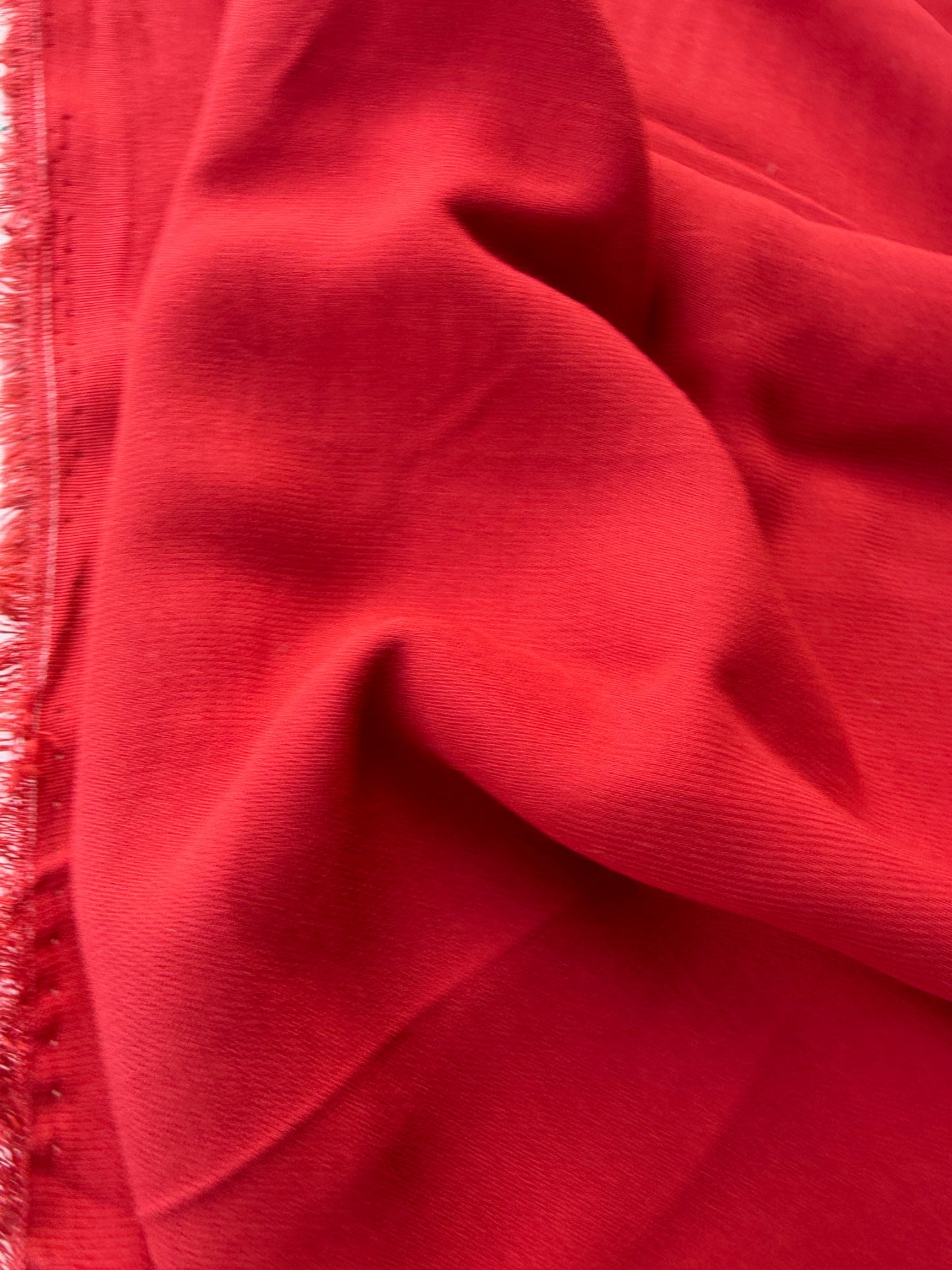 AMI 055 crêpe viscose red