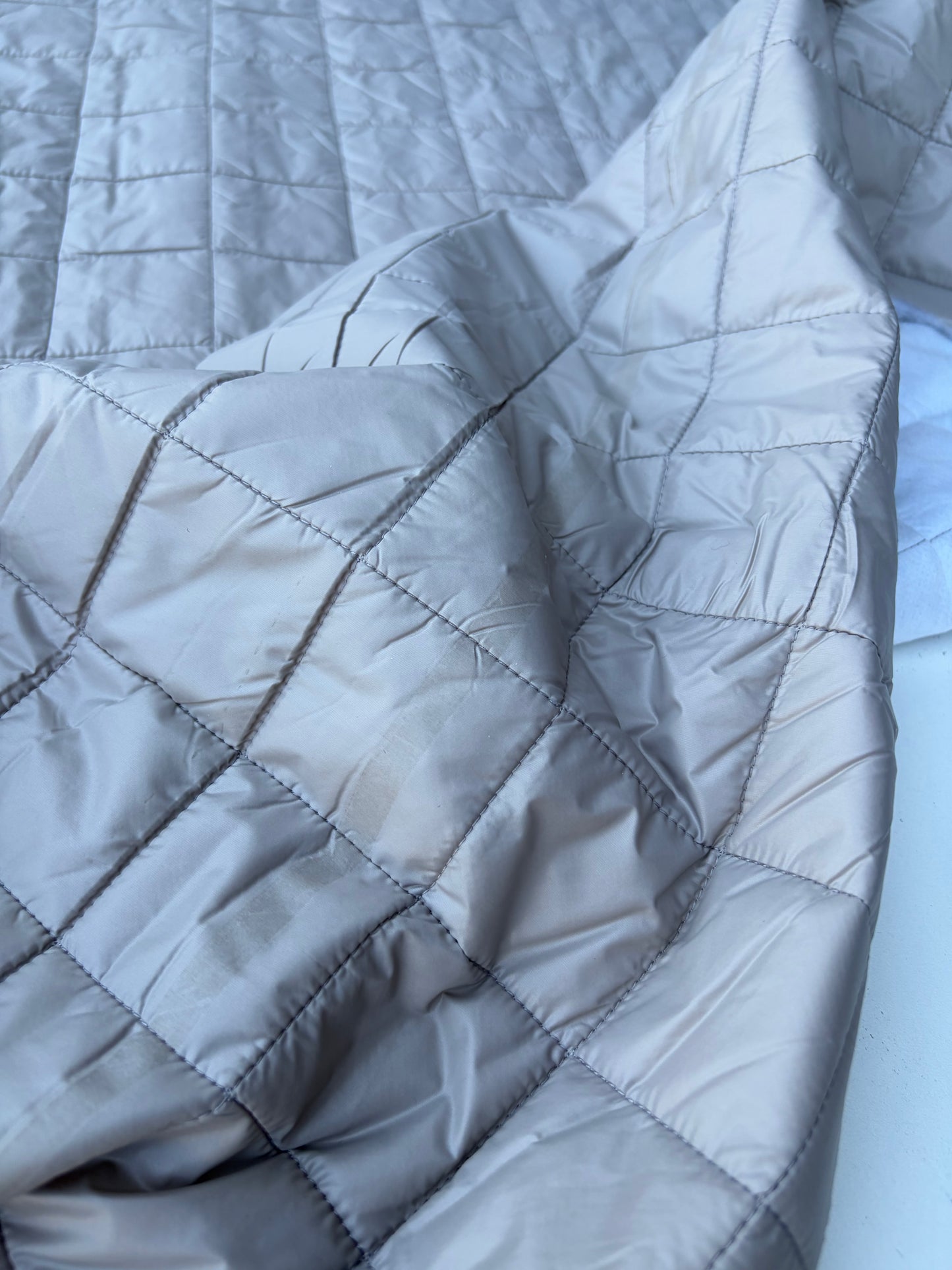 BILLY 020 light quilted fabric greige
