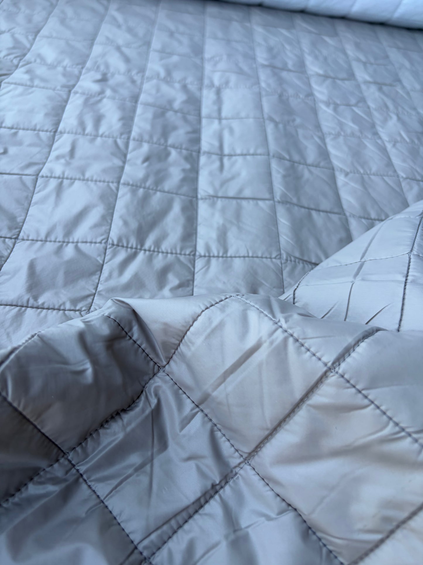 BILLY 020 light quilted fabric greige