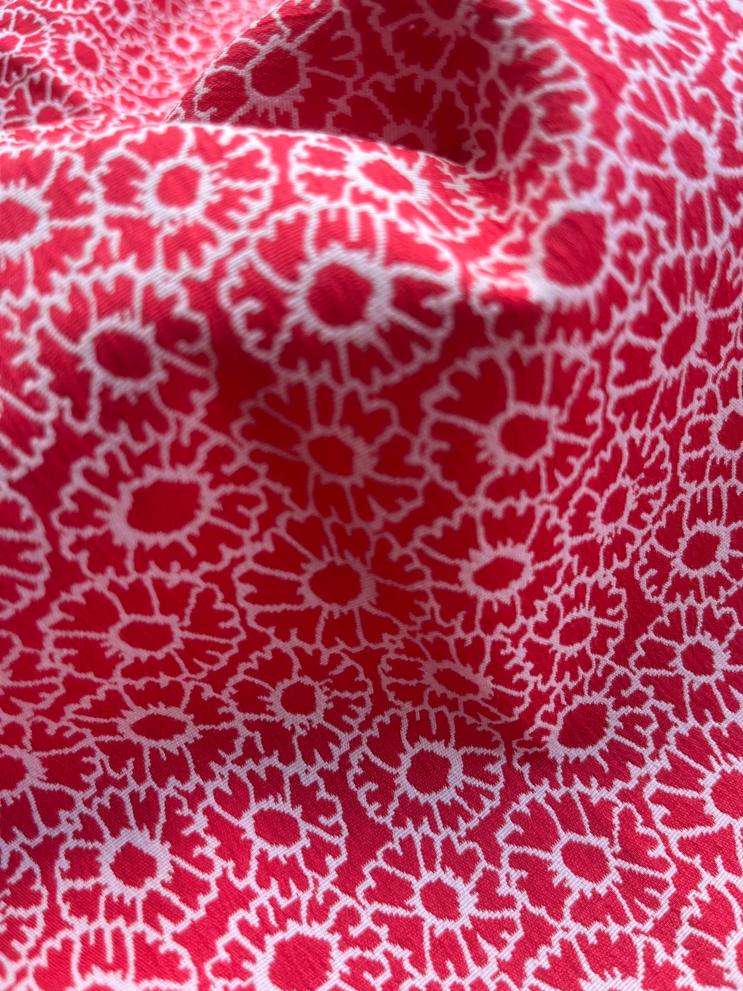 Jacques 008 cotton stretch jacquard red/white marguerites