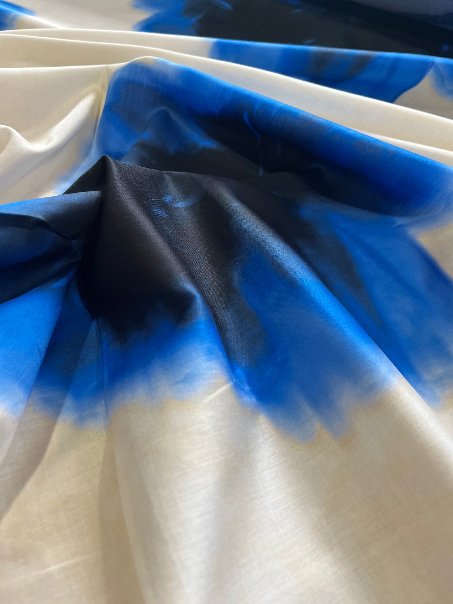 C02 MARCO 105 cotton voile blue flowers