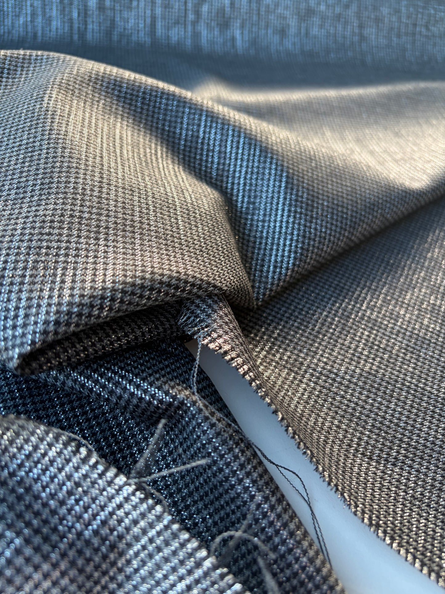 LORO 016 black/grey shiny pied de poule wool stretch