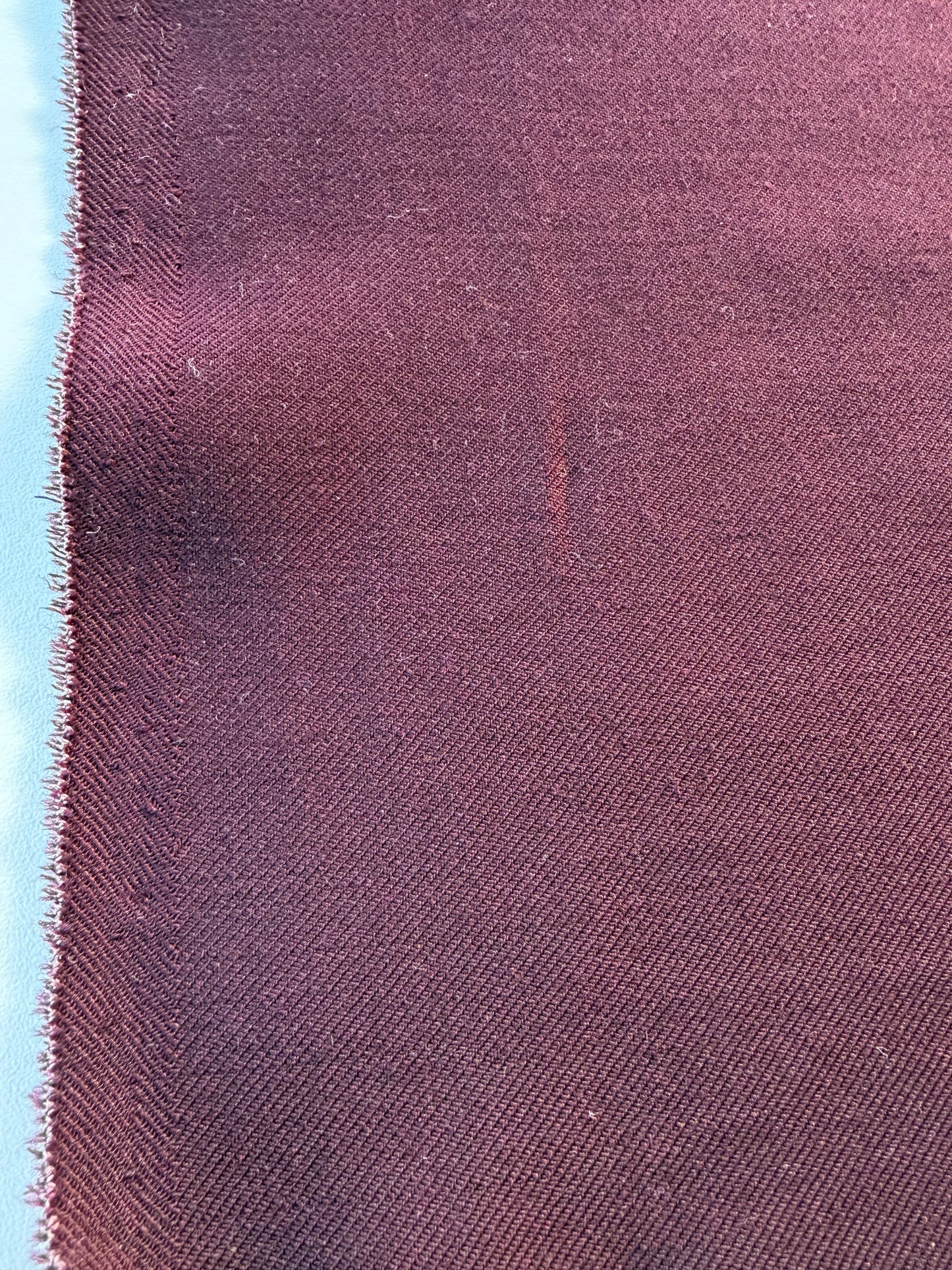 LORO 017 aubergine twill wool bi-stretch