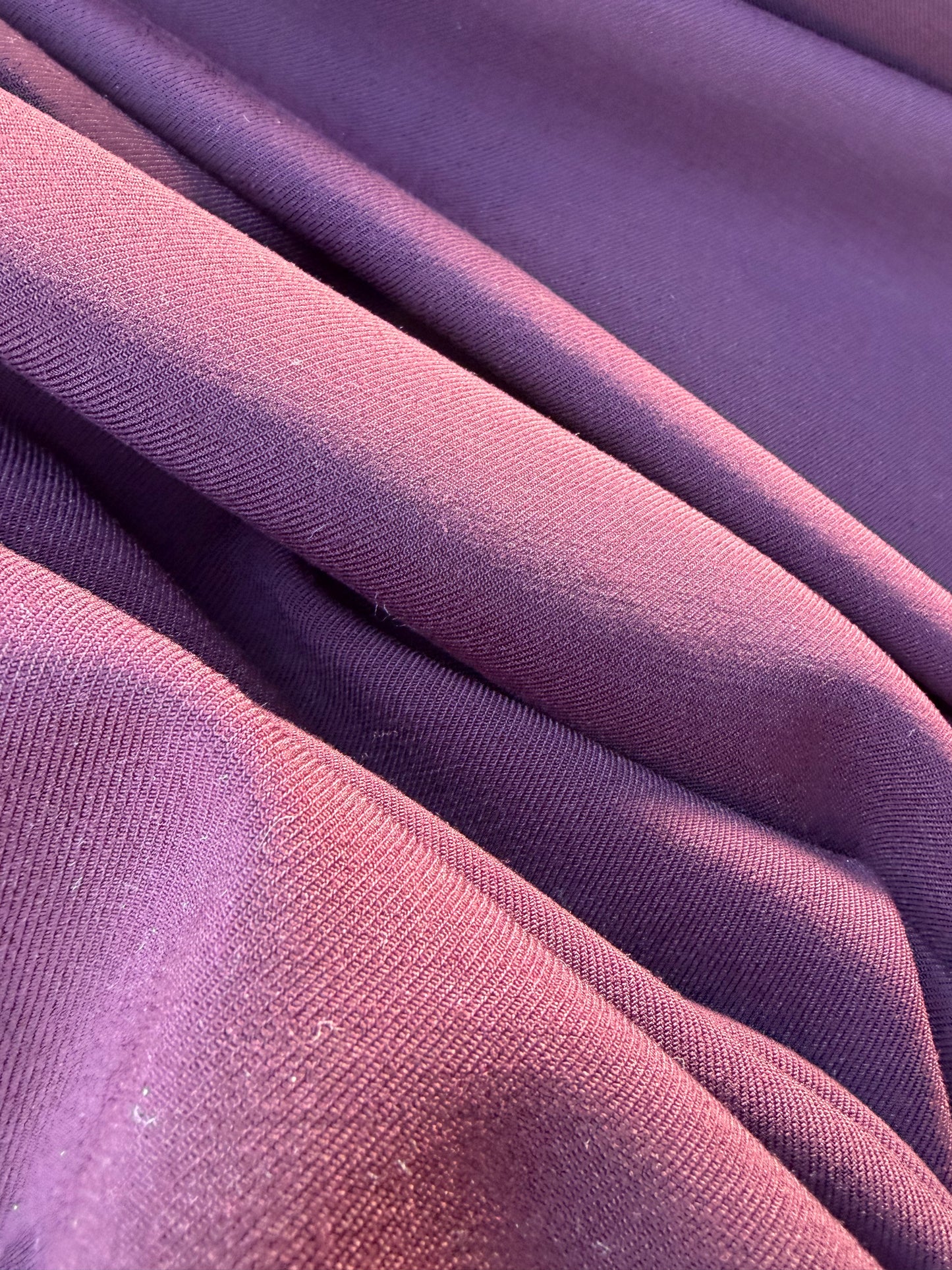 LORO 017 aubergine twill wool bi-stretch