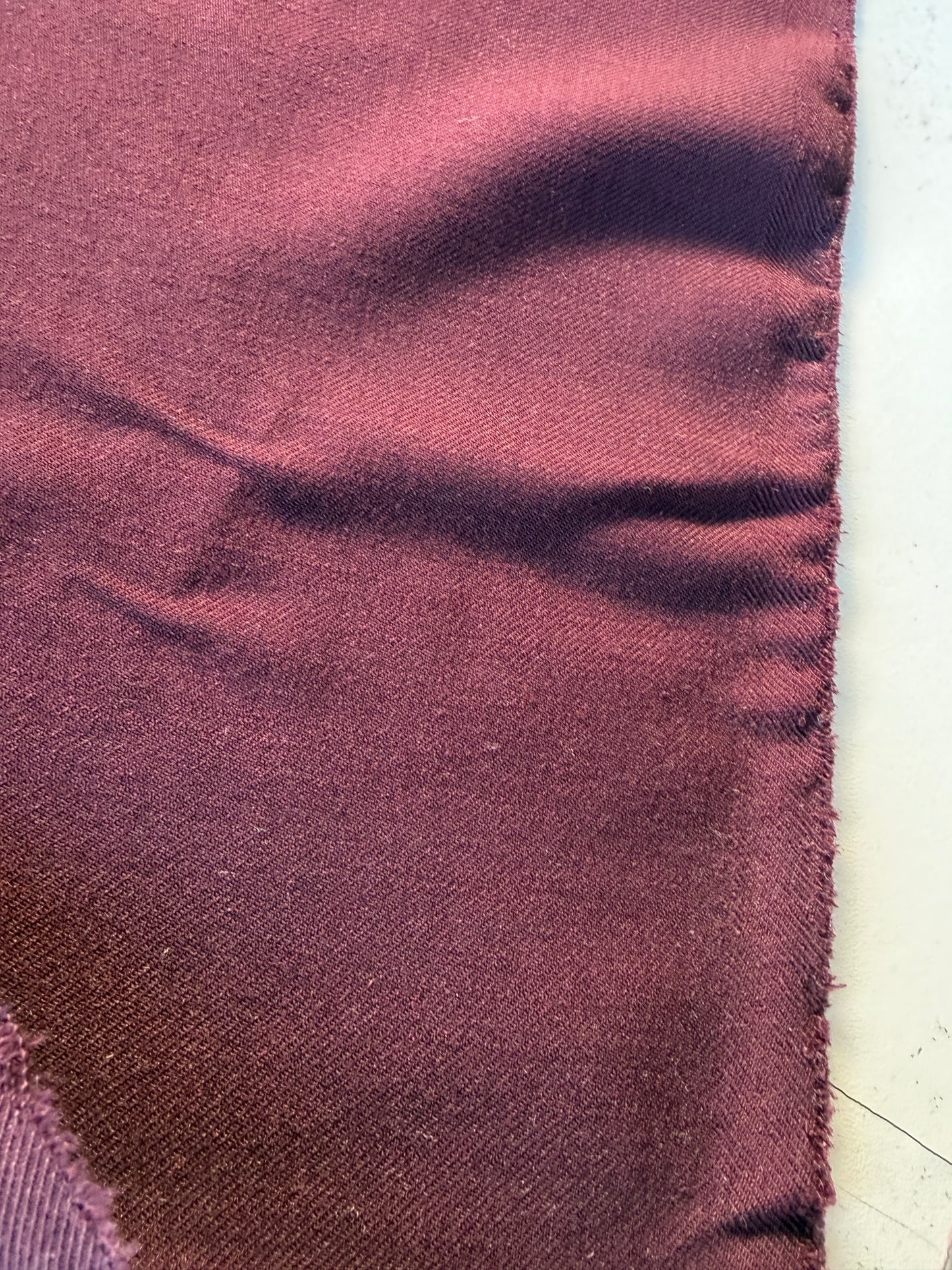 LORO 017 aubergine twill wool bi-stretch