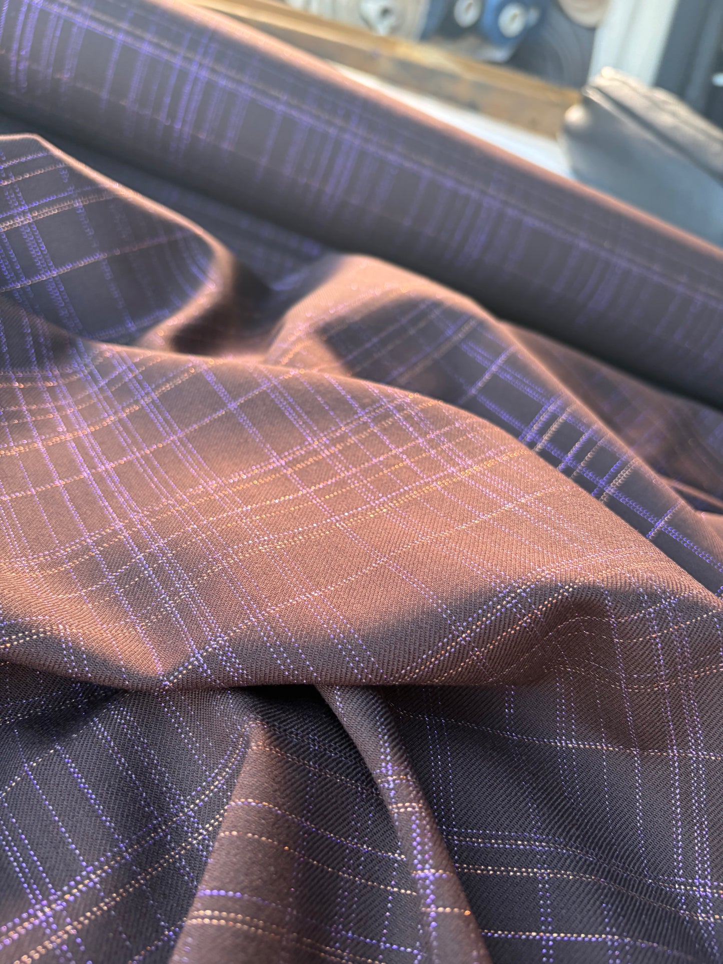 LORO 018 brown shiny check wool stretch